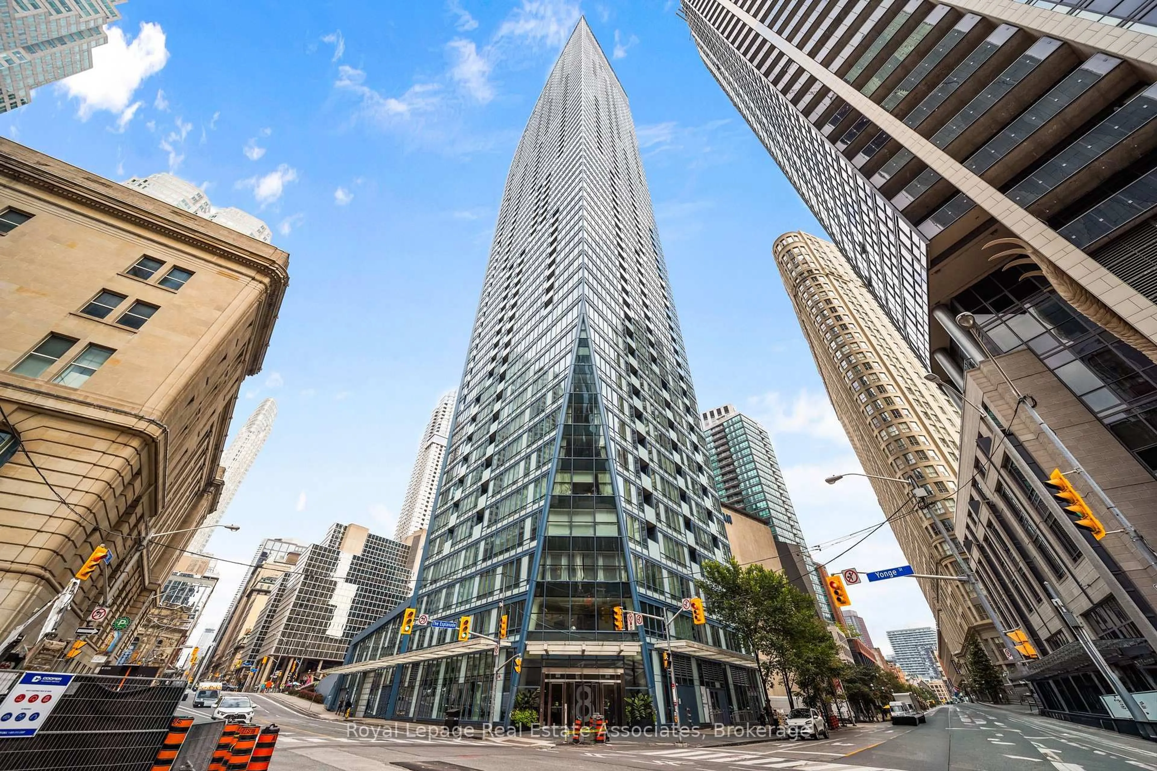 Indoor foyer for 8 The #507, Toronto Ontario M5E 0A6
