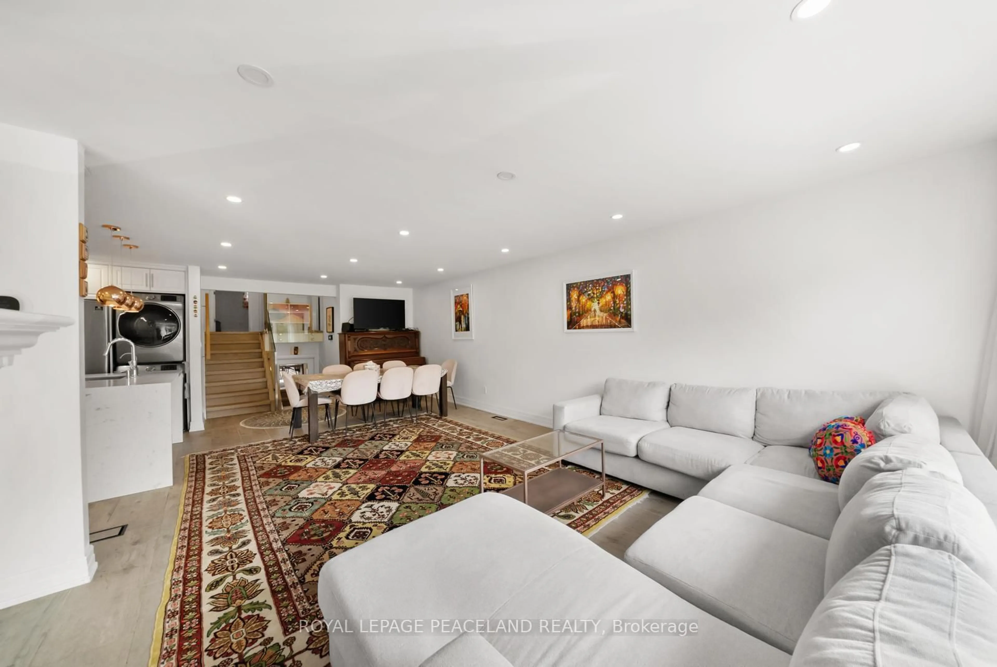 Living room with furniture, unknown for 105 Apache Tr, Toronto Ontario M2H 2J1