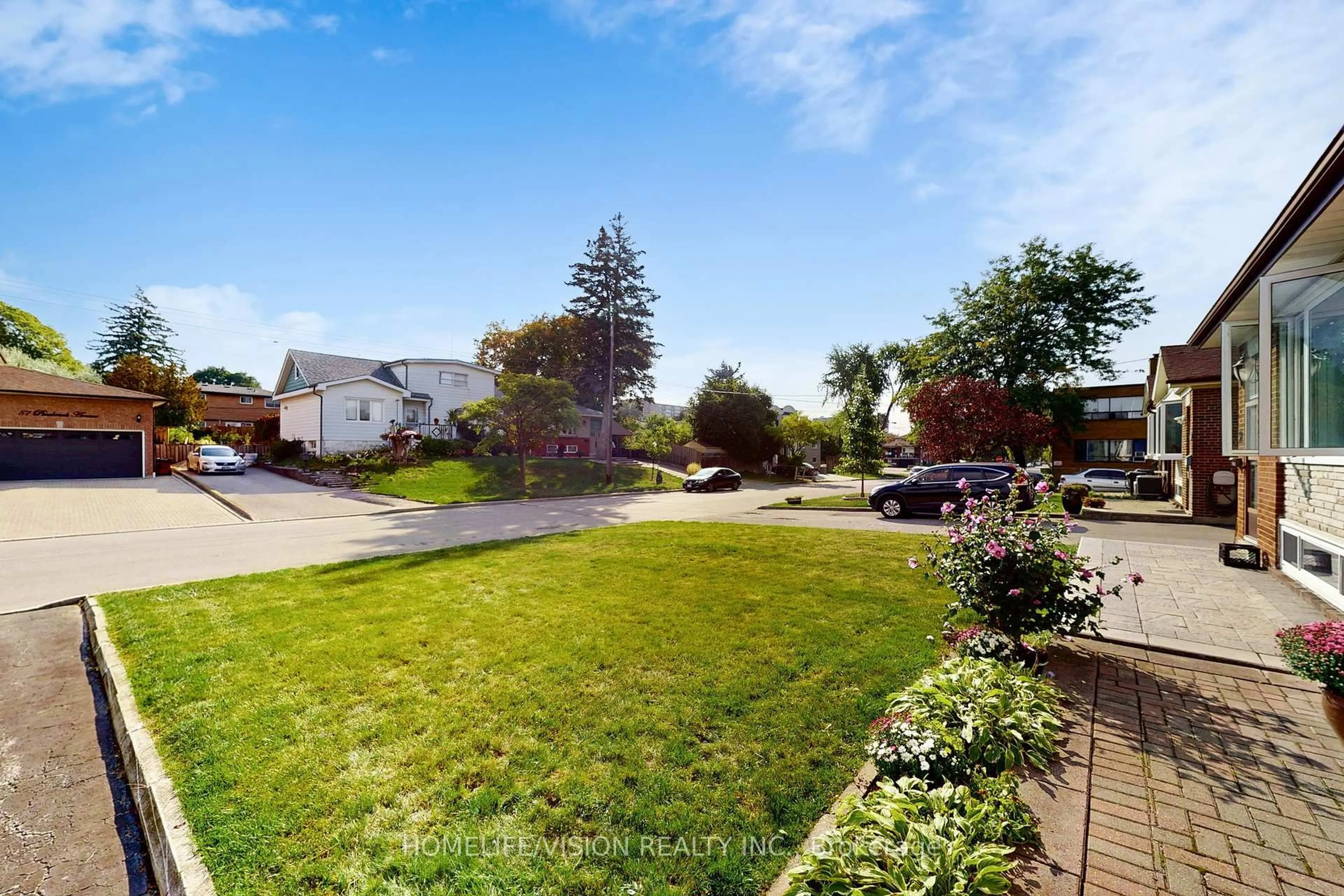 Patio, street for 54 Pinebrook Ave, Toronto Ontario M4A 1Z2