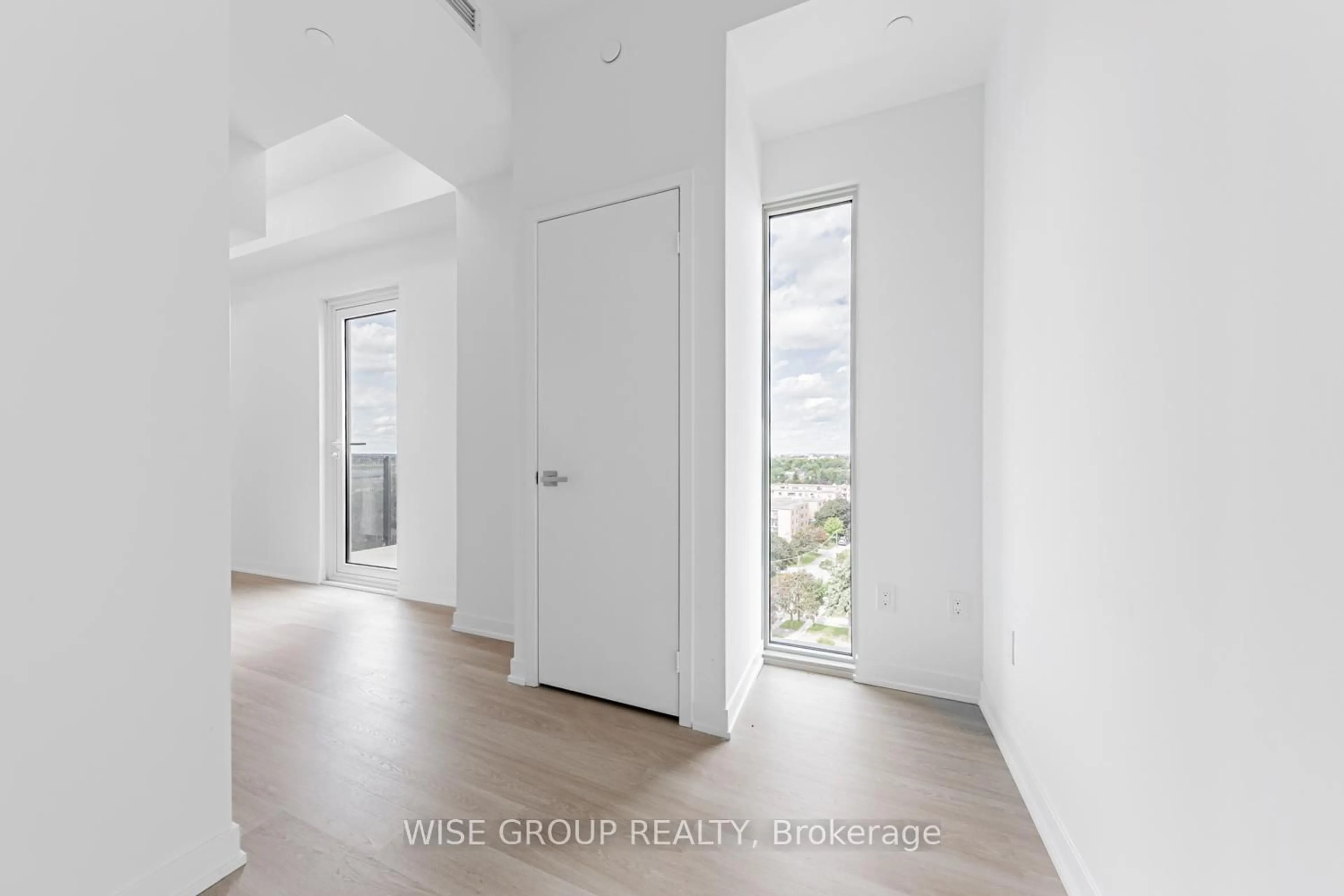 Indoor foyer for 500 Wilson Ave #1109, Toronto Ontario M3H 5Y9