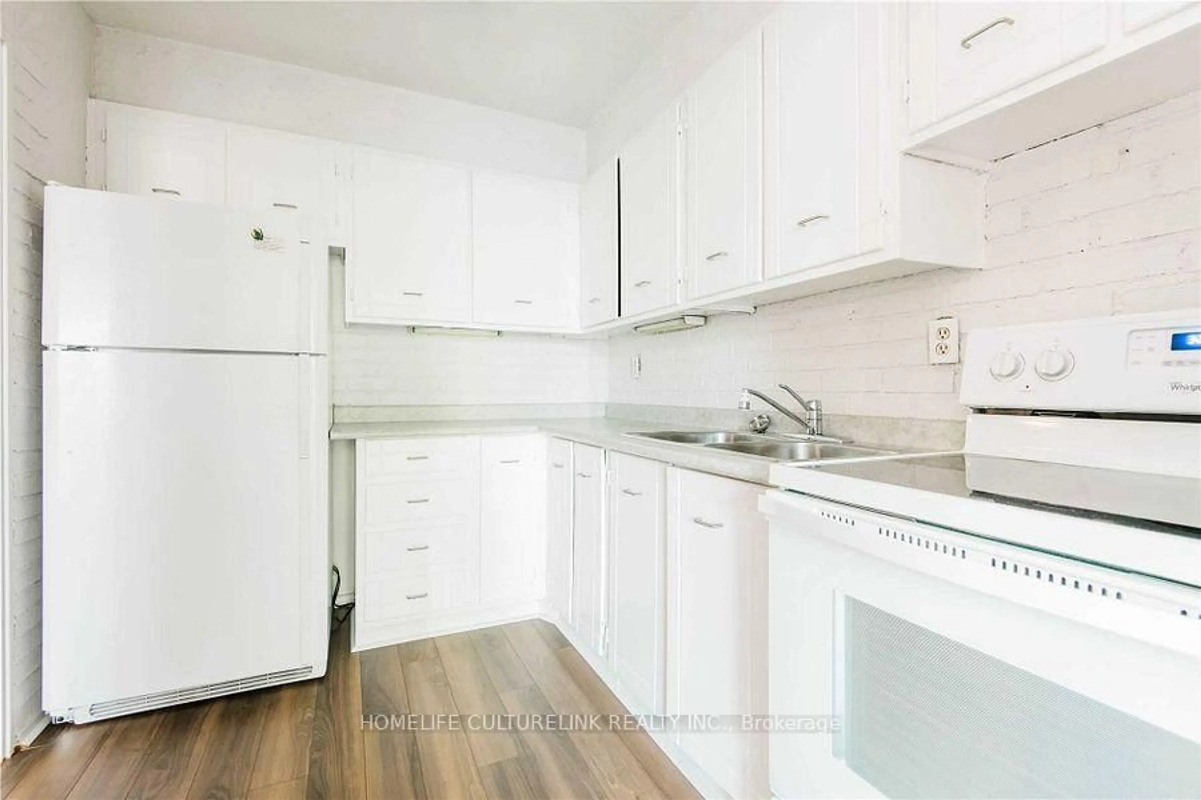 Standard kitchen, unknown for 177 Linus Rd #201, Toronto Ontario M2J 4S5