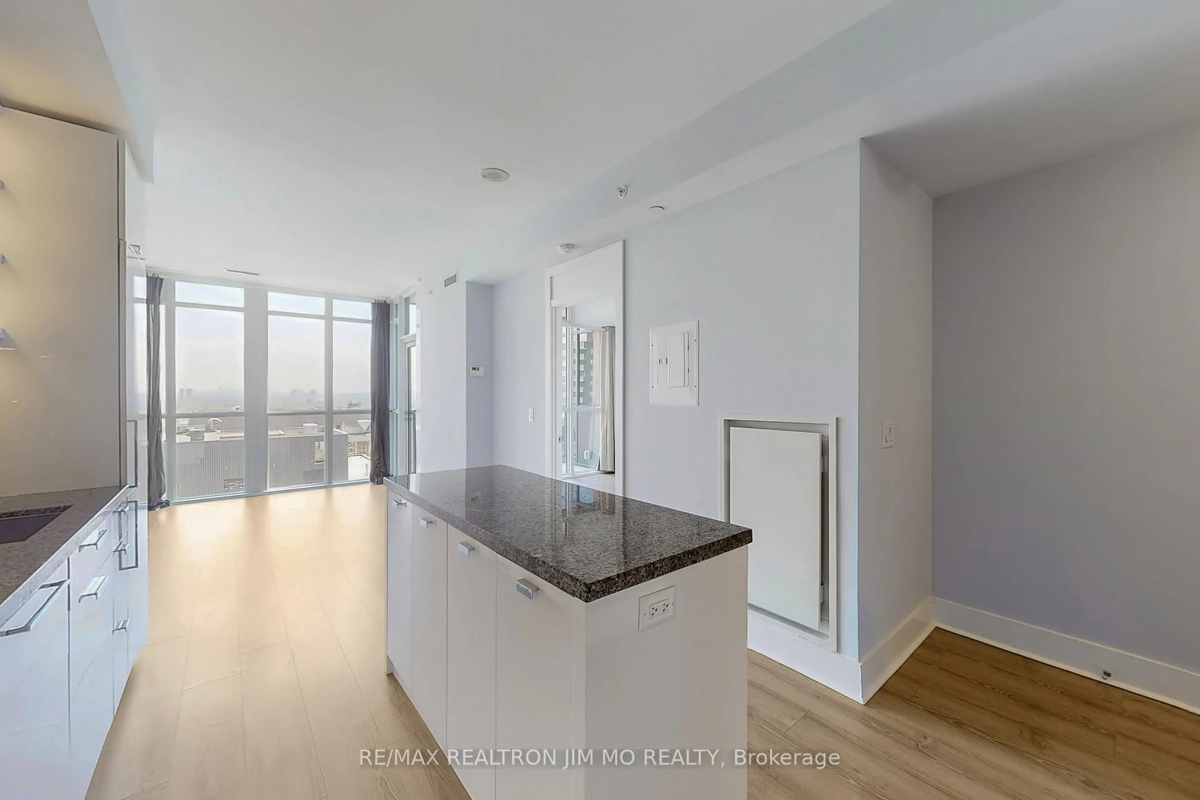 Open concept kitchen, unknown for 32 Davenport Rd #1706, Toronto Ontario M5R 0B5