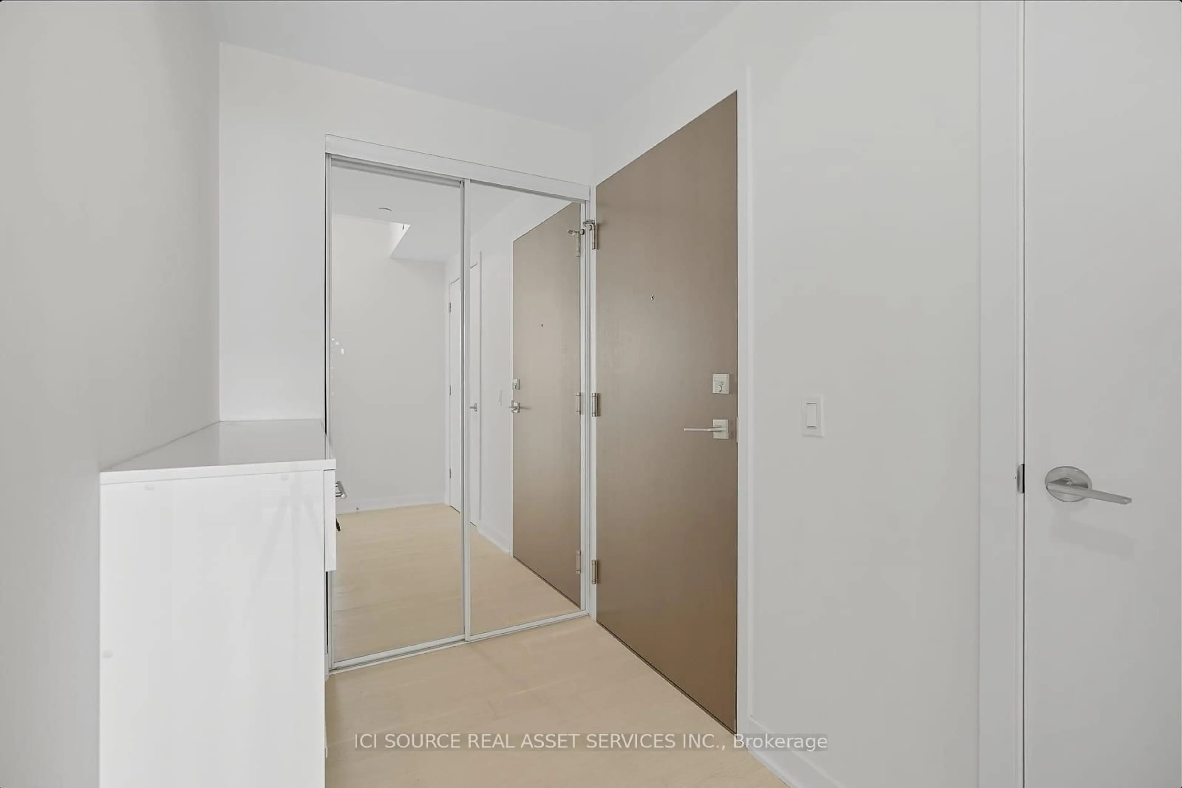 Unknown for 2221 Yonge St #3109, Toronto Ontario M4S 0B8