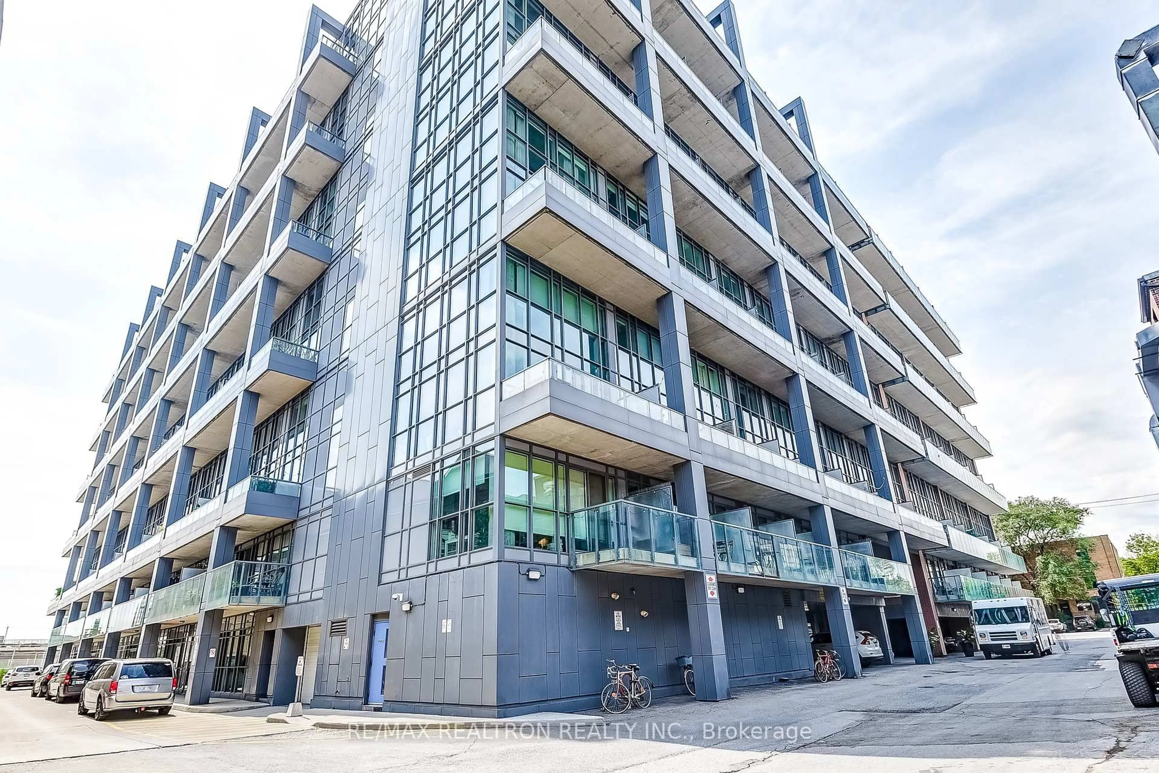 Unknown for 5 Hanna Ave #449, Toronto Ontario M6K 0B3