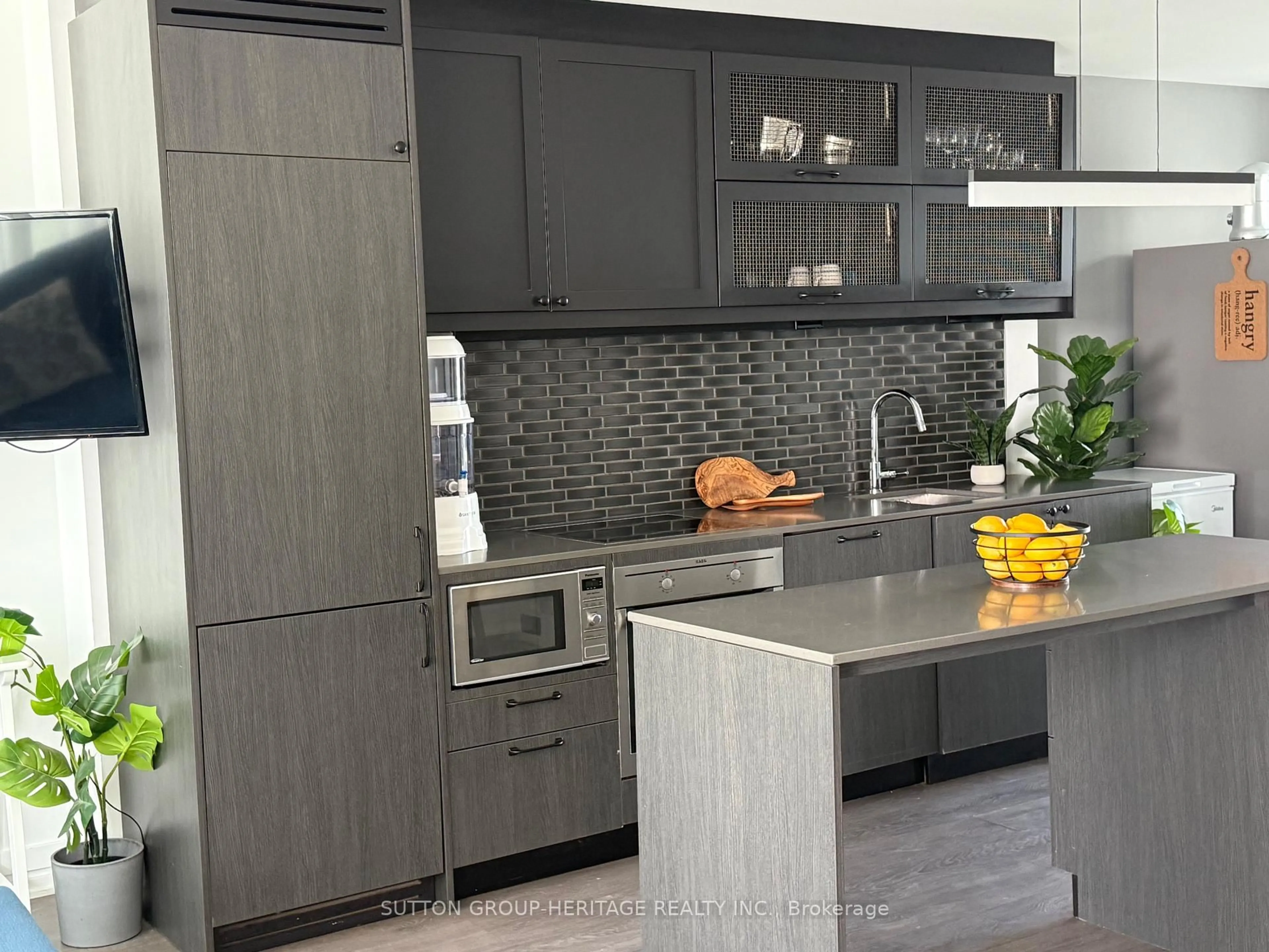 Contemporary kitchen, unknown for 783 Bathurst St #814, Toronto Ontario M5A 0A8