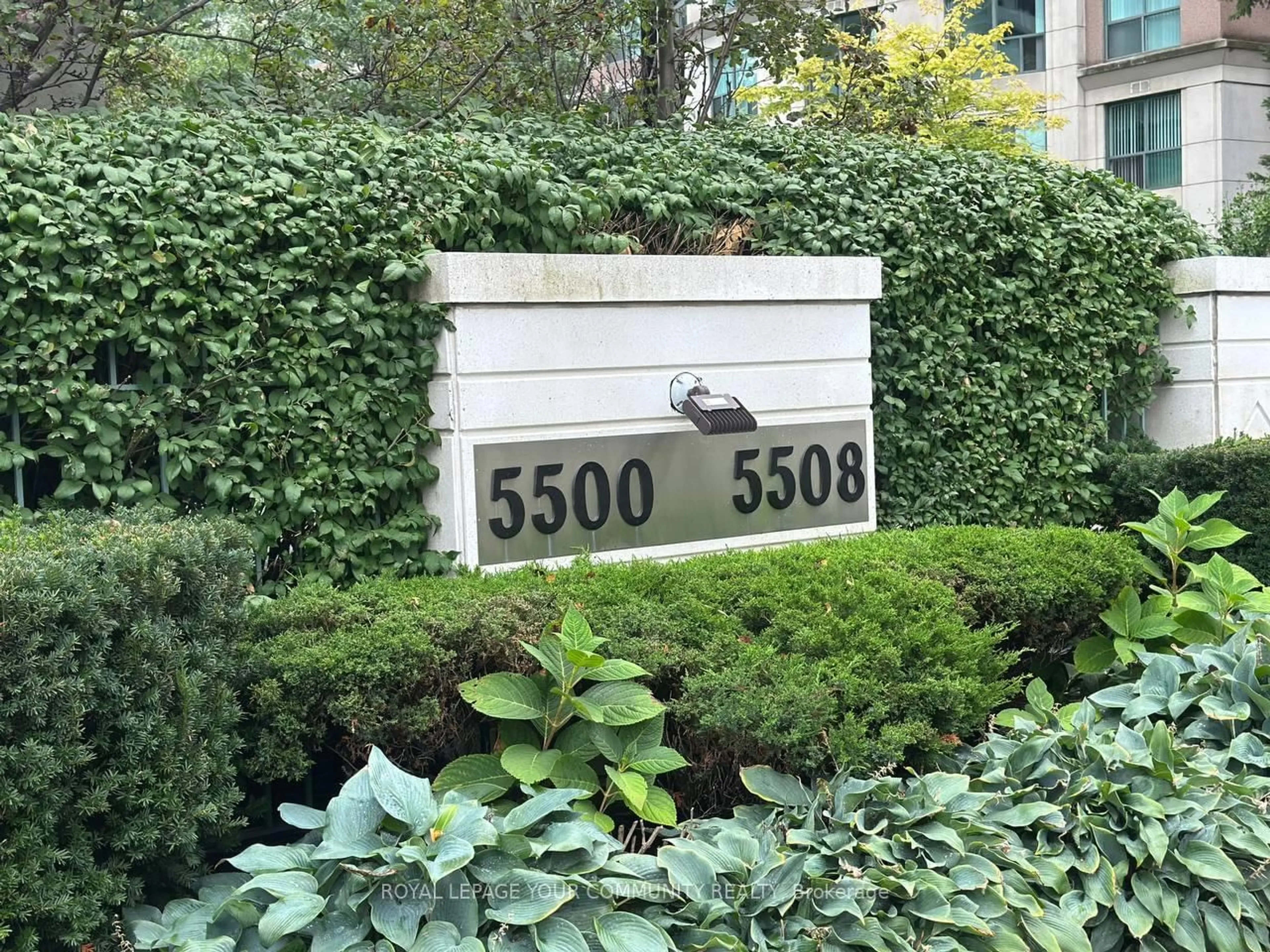 Indoor entryway for 5500 Yonge St #1003, Toronto Ontario M2N 7L1