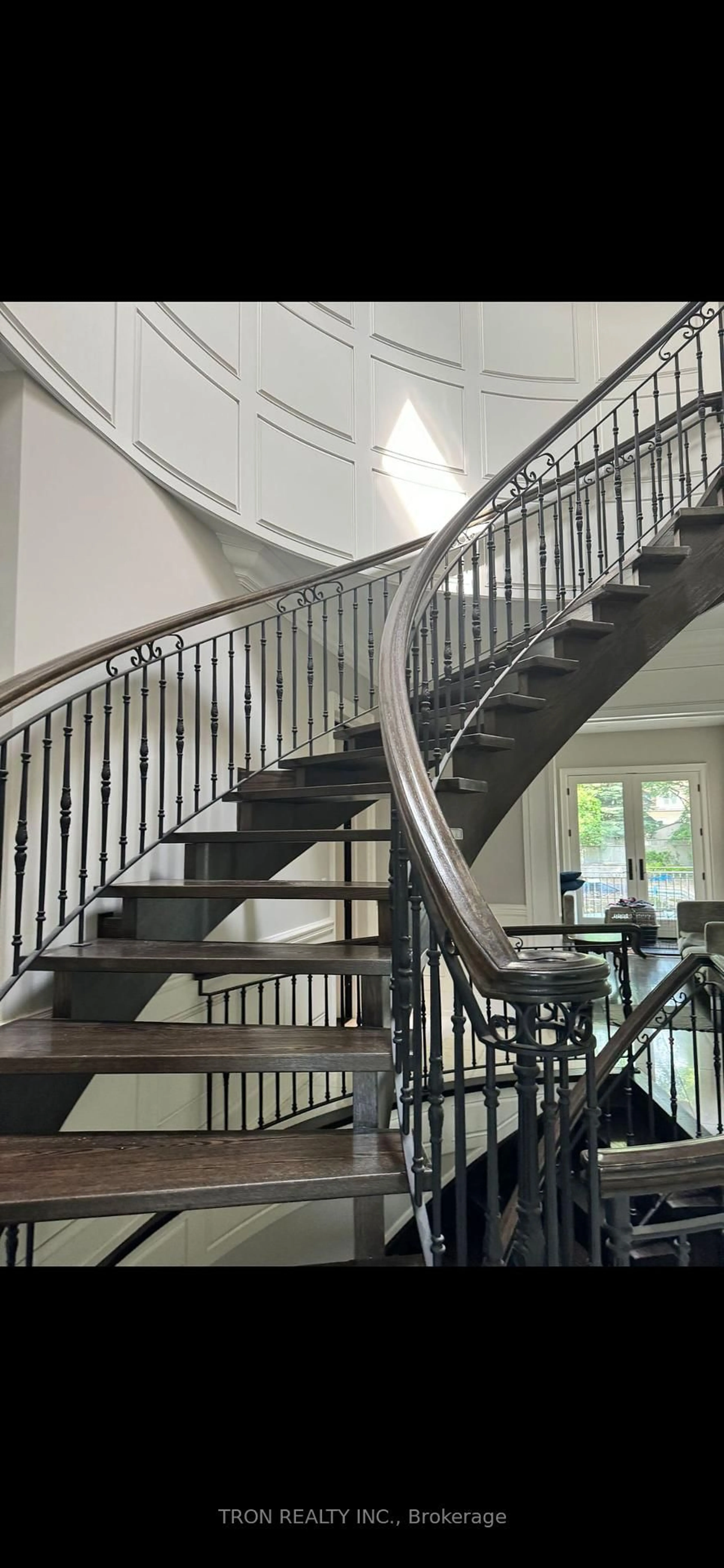 Stairs for 148 Delhi Ave, Toronto Ontario M3H 1A6
