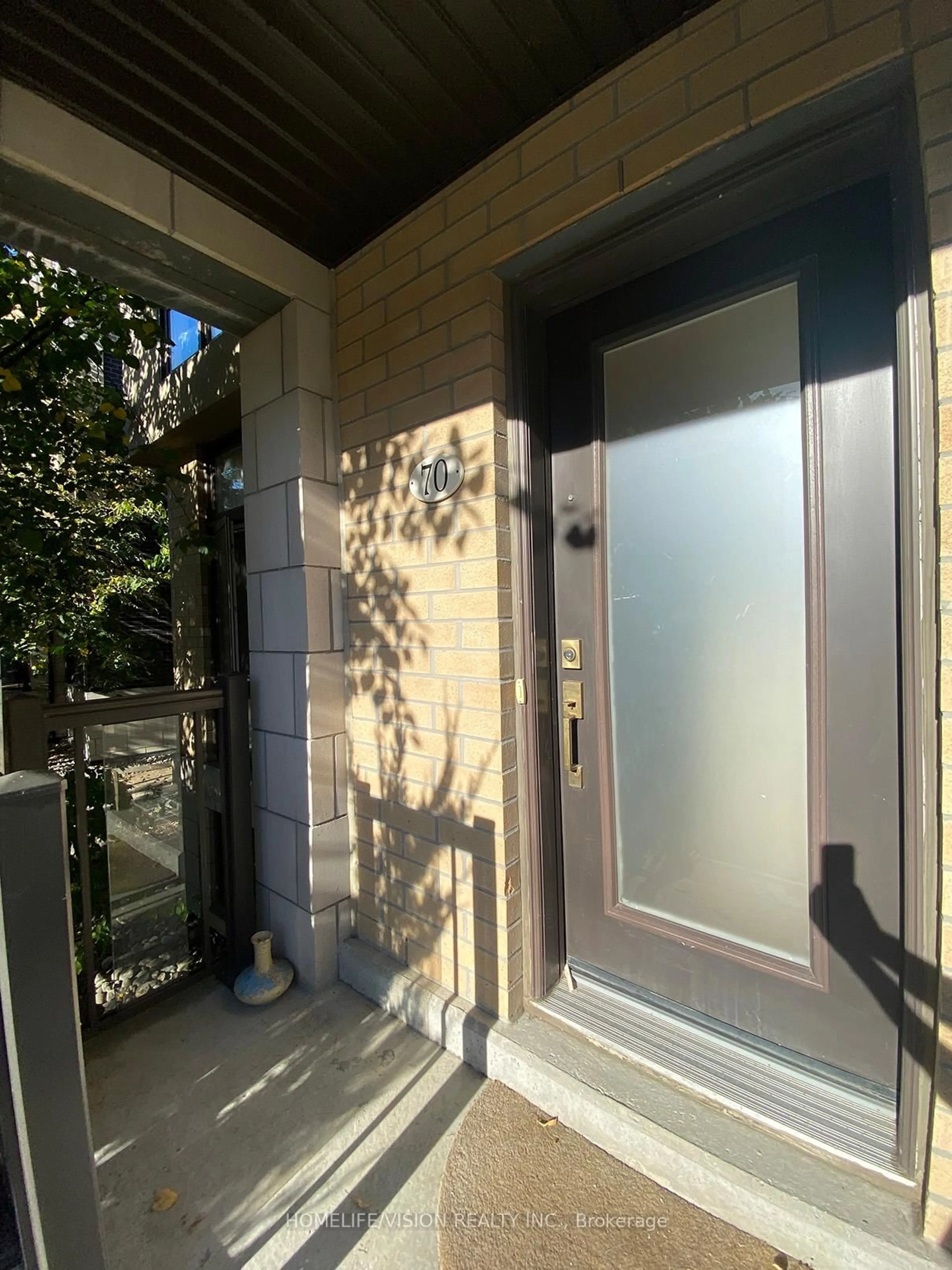 Indoor entryway for 23 Eldora Ave #70, Toronto Ontario M2M 0B5