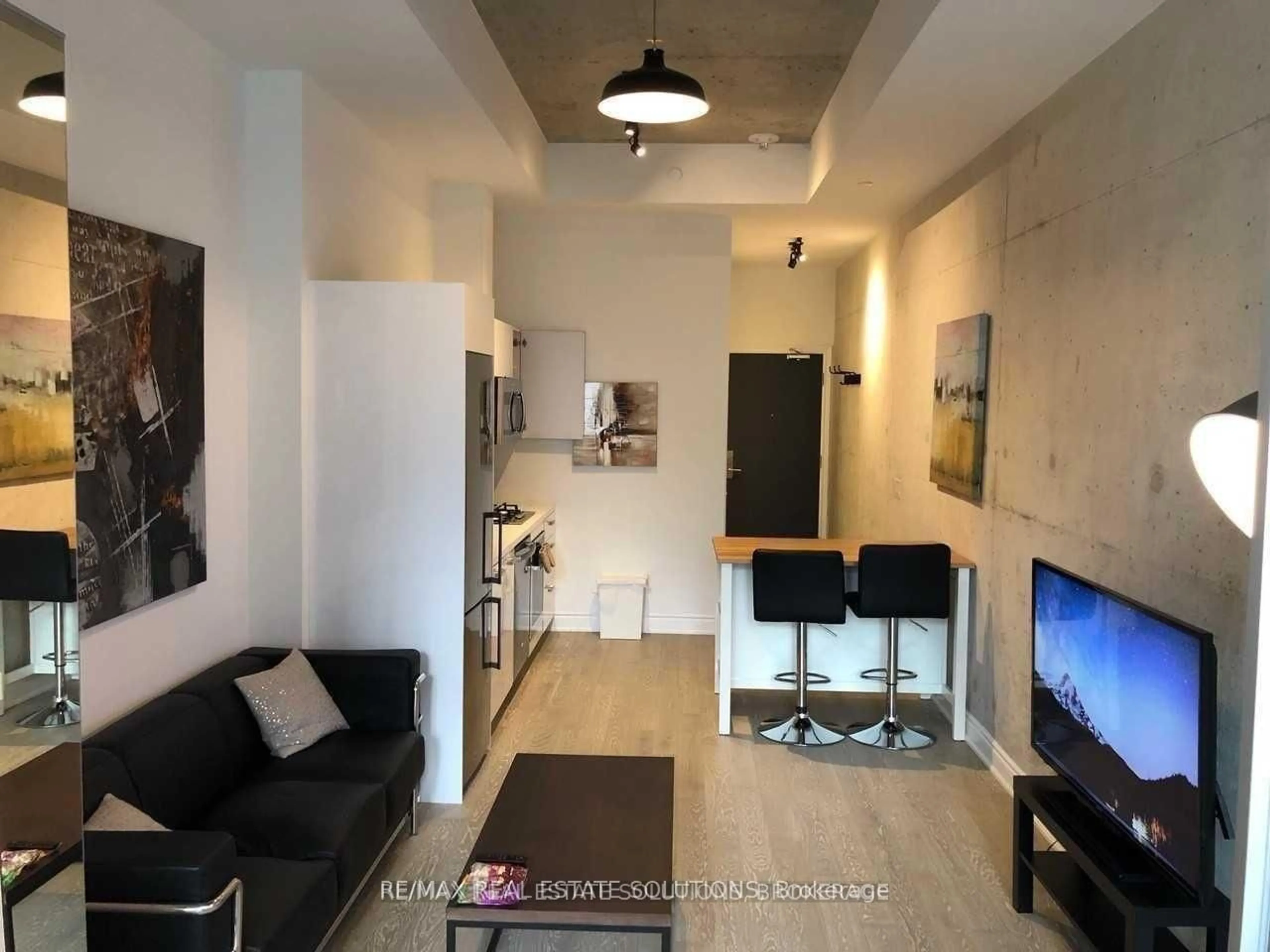 A pic of a room for 608 Richmond St #210, Toronto Ontario M5V 0N9