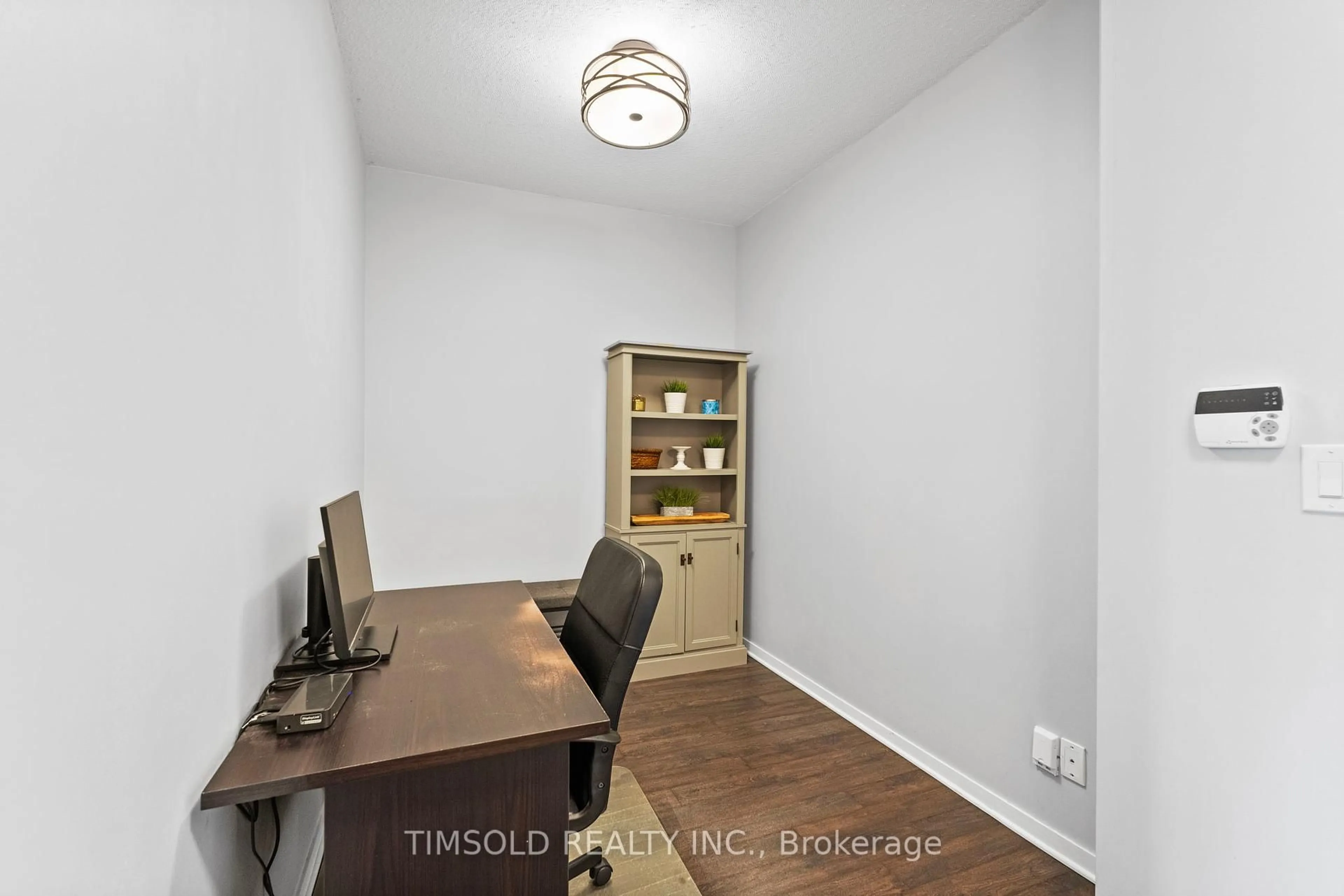 A pic of a room for 120 Dallimore Circ #102, Toronto Ontario M3C 4J1