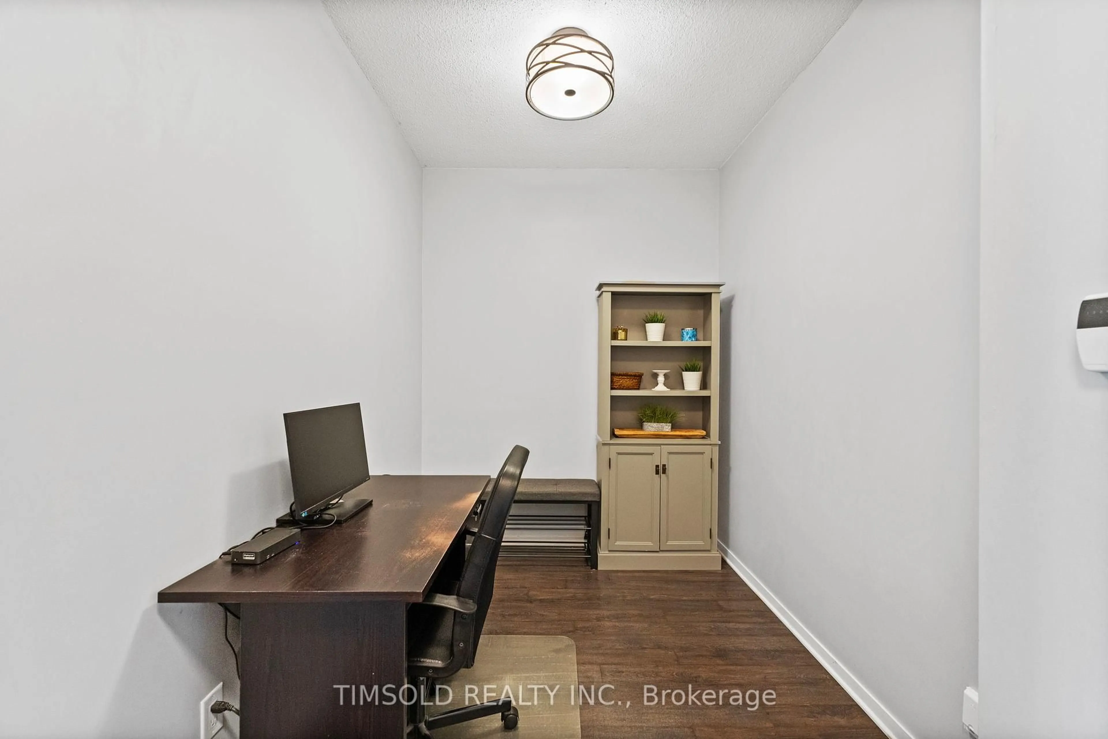 A pic of a room for 120 Dallimore Circ #102, Toronto Ontario M3C 4J1