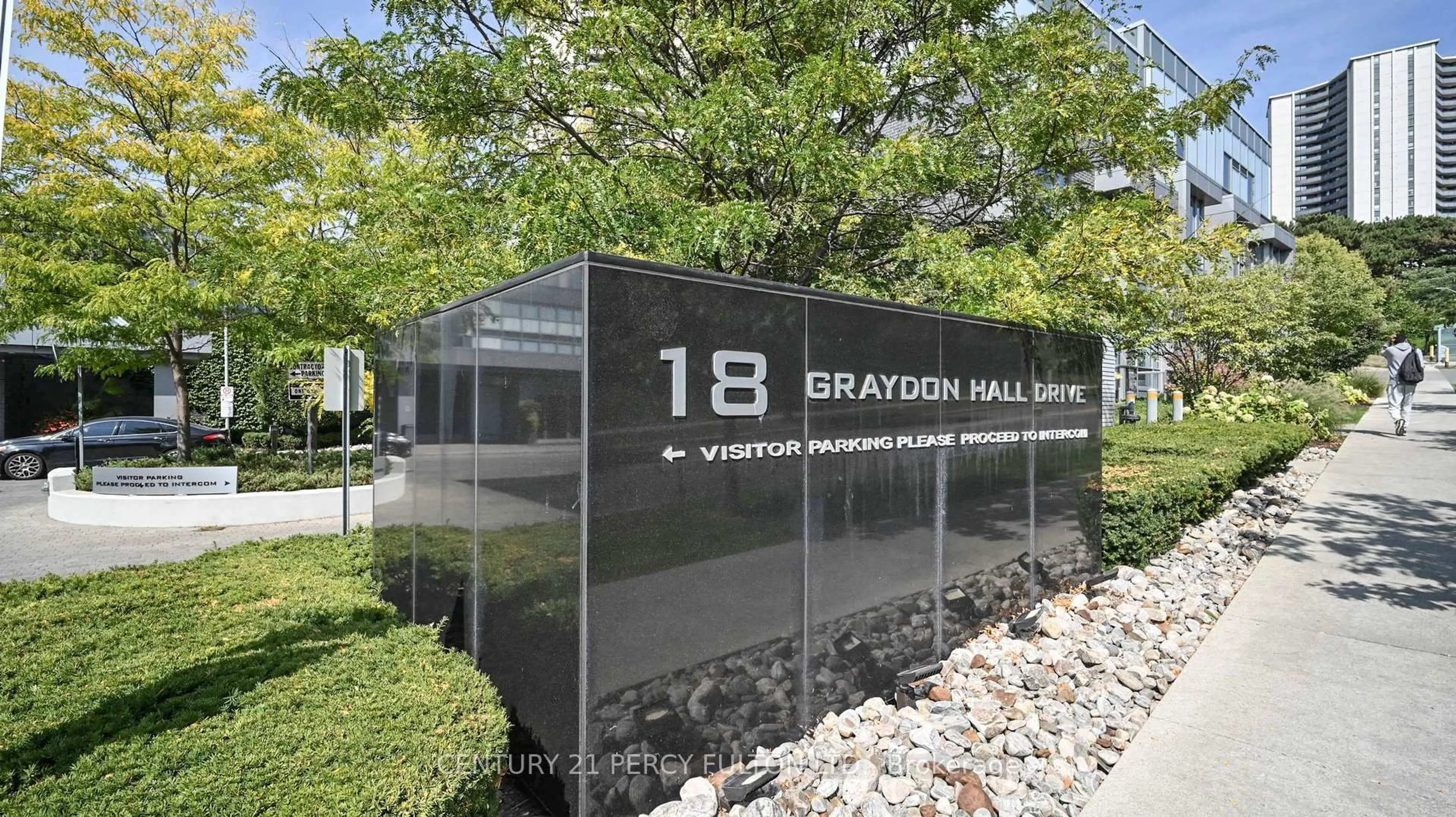 Indoor foyer for 18 Graydon Hall Dr #2405, Toronto Ontario M3A 0A4