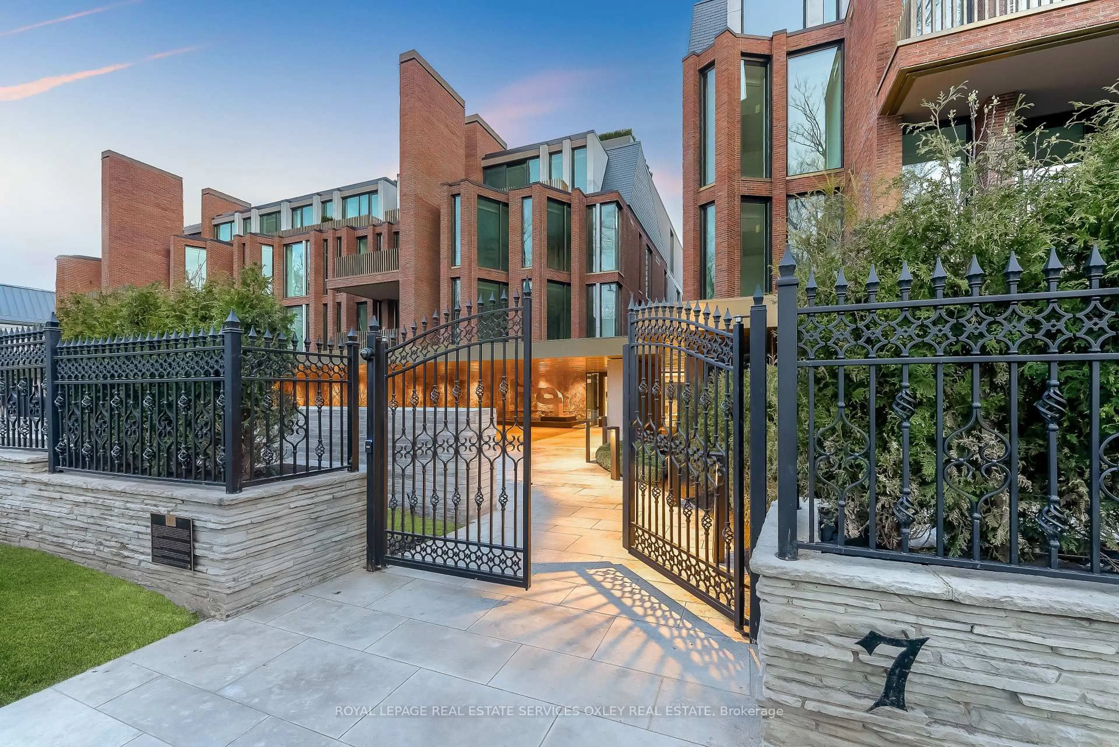 Unknown for 7 Dale Ave #207, Toronto Ontario M4W 1K2