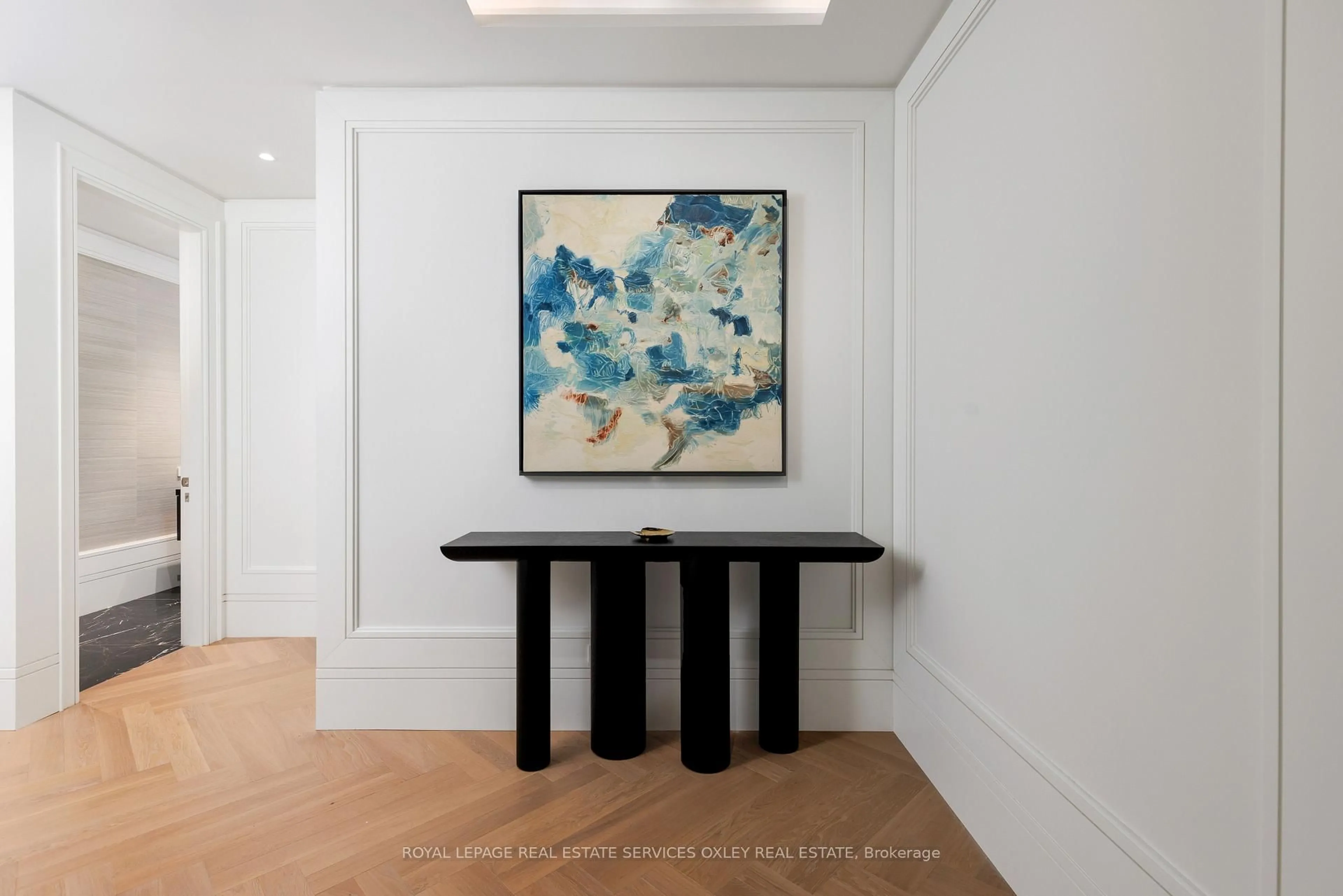 Indoor entryway for 7 Dale Ave #207, Toronto Ontario M4W 1K2