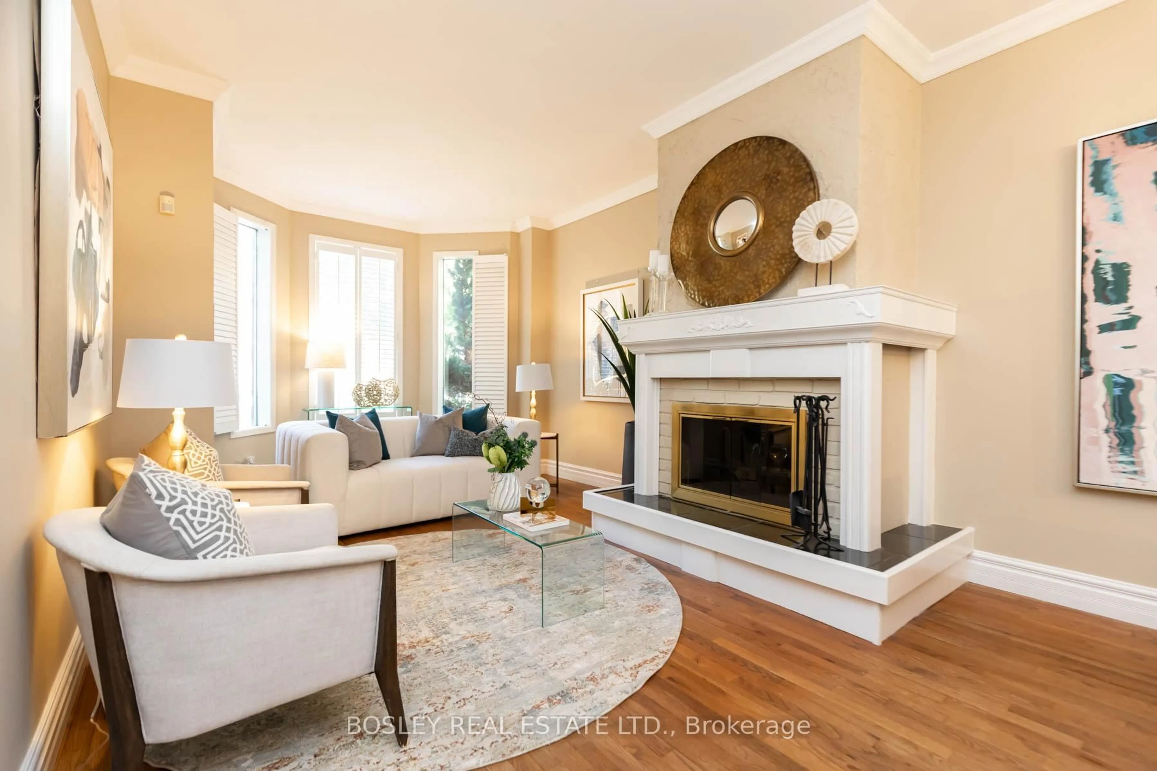 Living room with furniture, unknown for 409 Sackville St, Toronto Ontario M4X 1X6