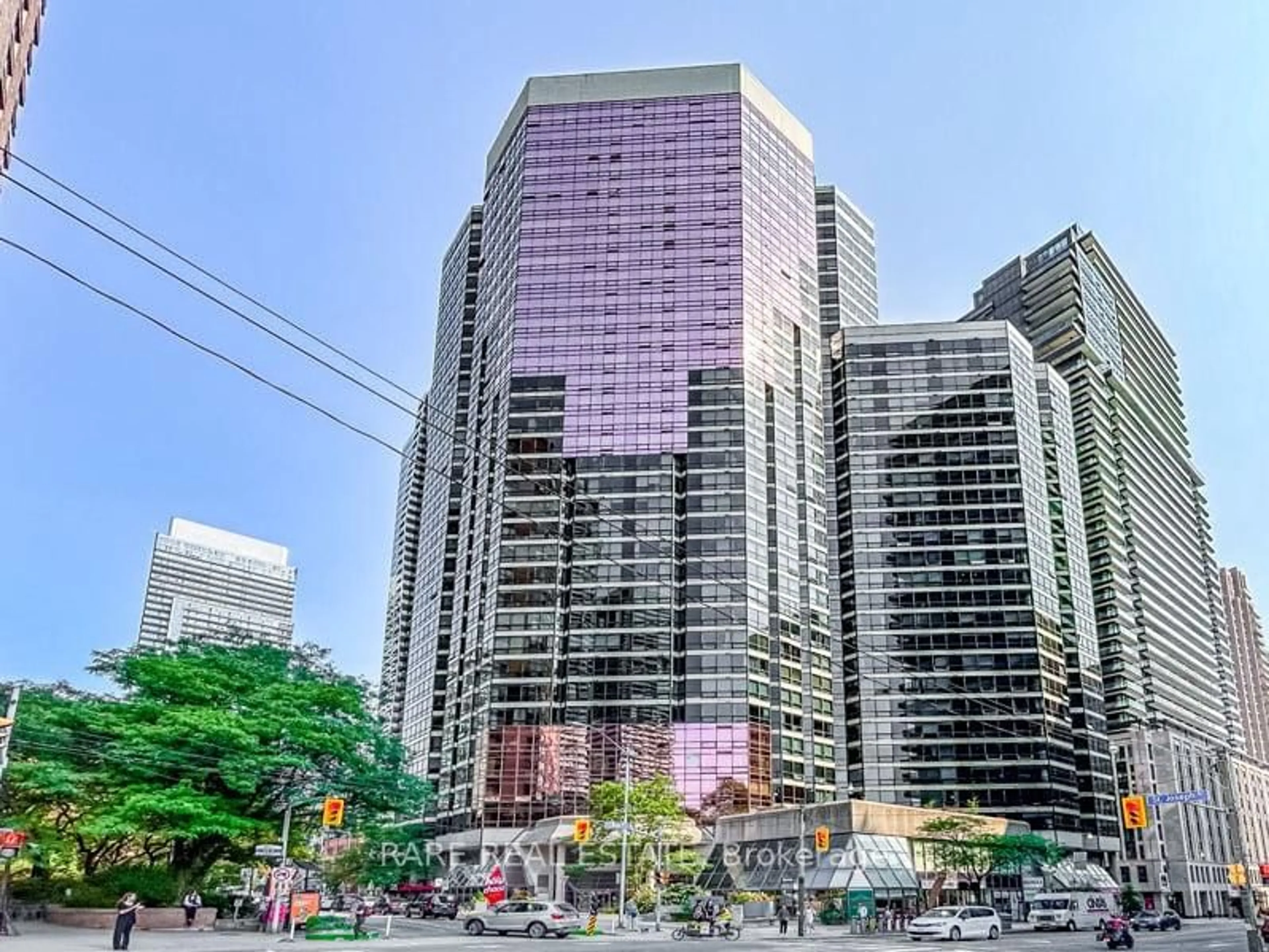 Unknown for 1001 Bay St #310, Toronto Ontario M5S 3A6