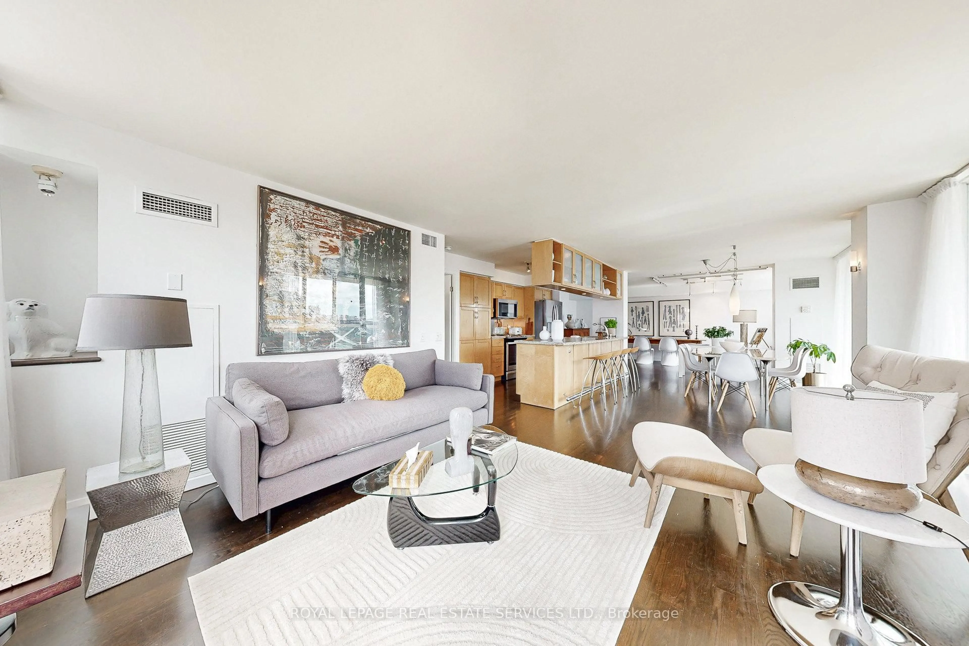Living room with furniture, unknown for 313 Richmond St #1061, Toronto Ontario M5A 4S7