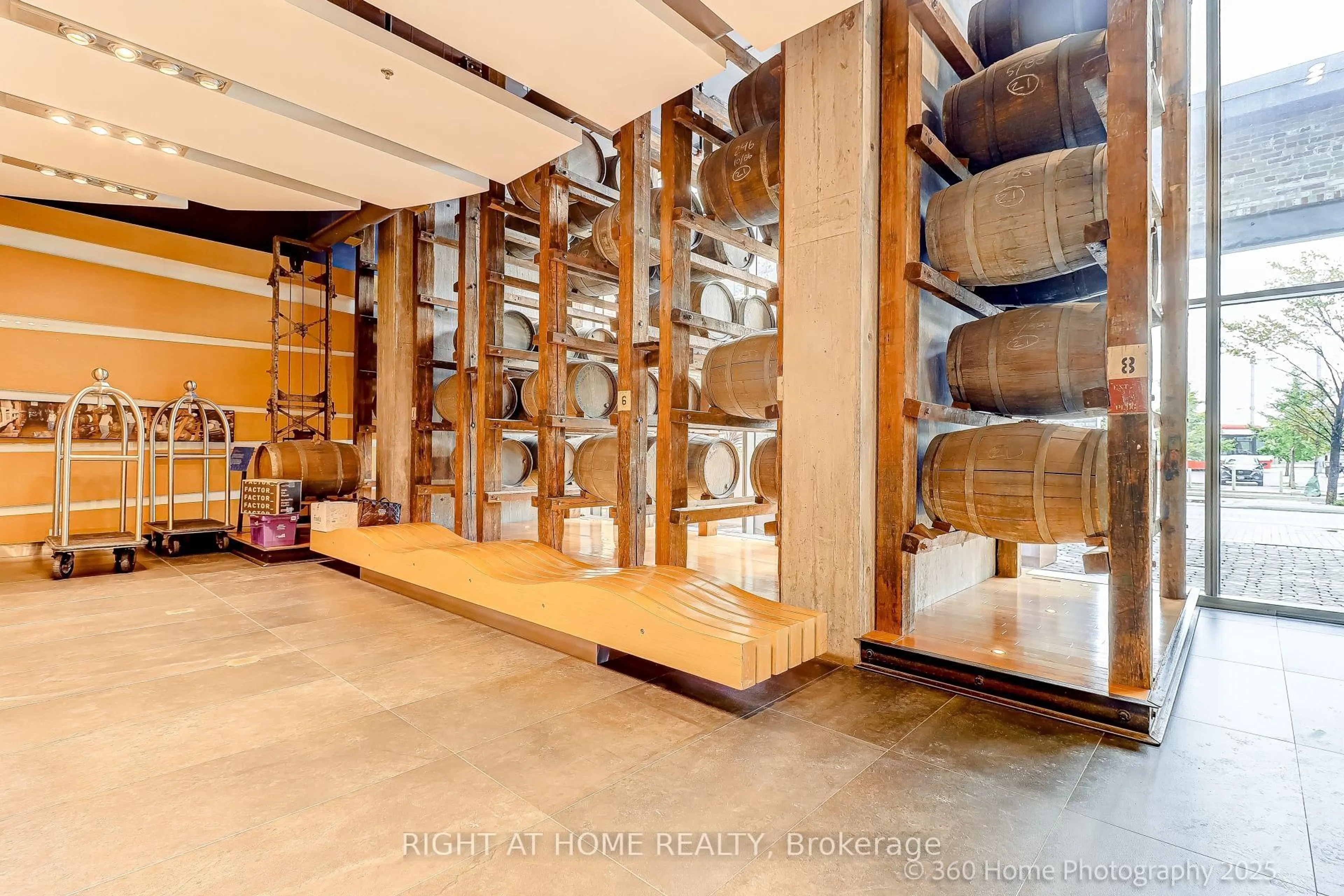 Lobby for 390 Cherry St #2903, Toronto Ontario M5A 0E2