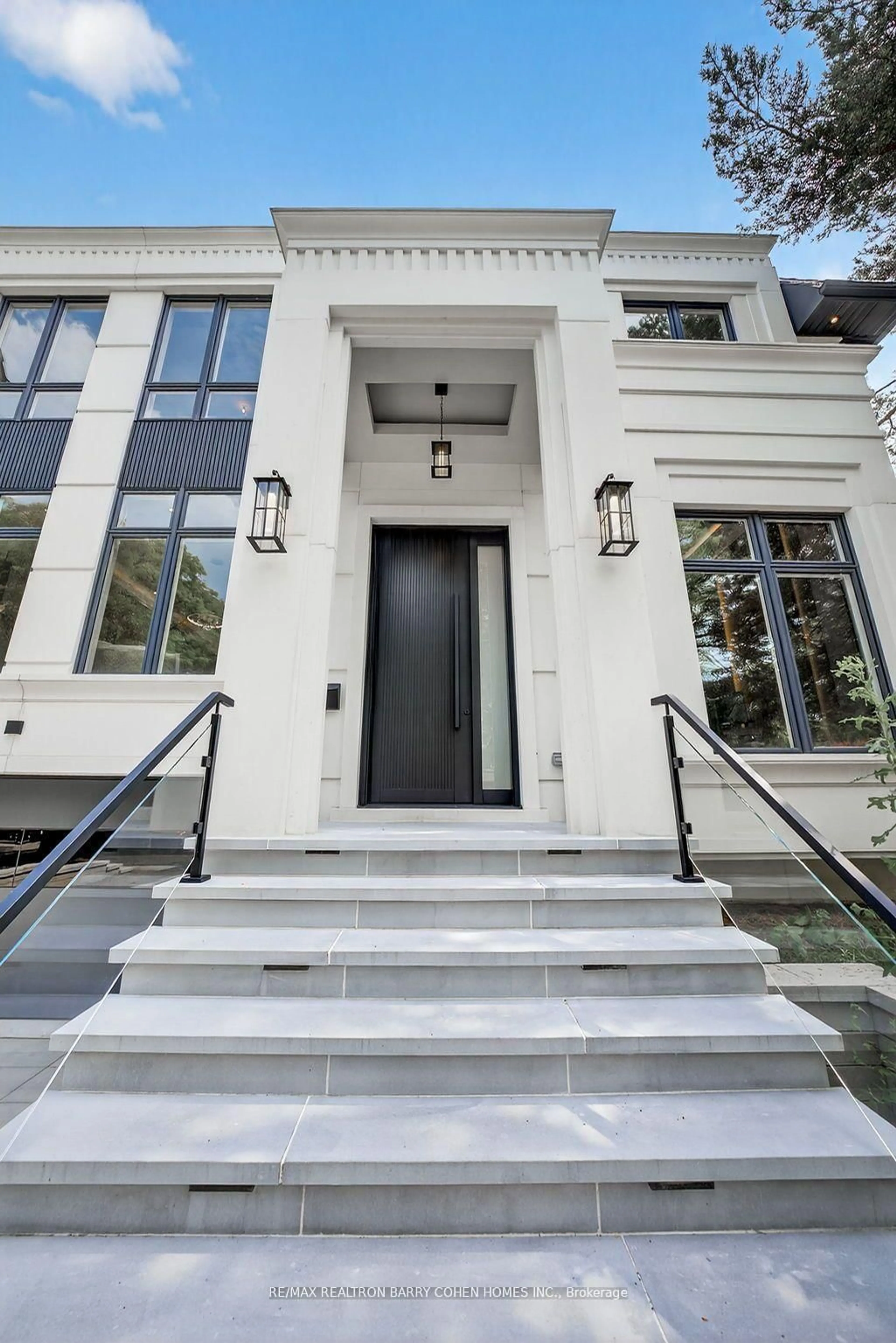 Unknown for 35 Foursome Cres, Toronto Ontario M2P 1W1