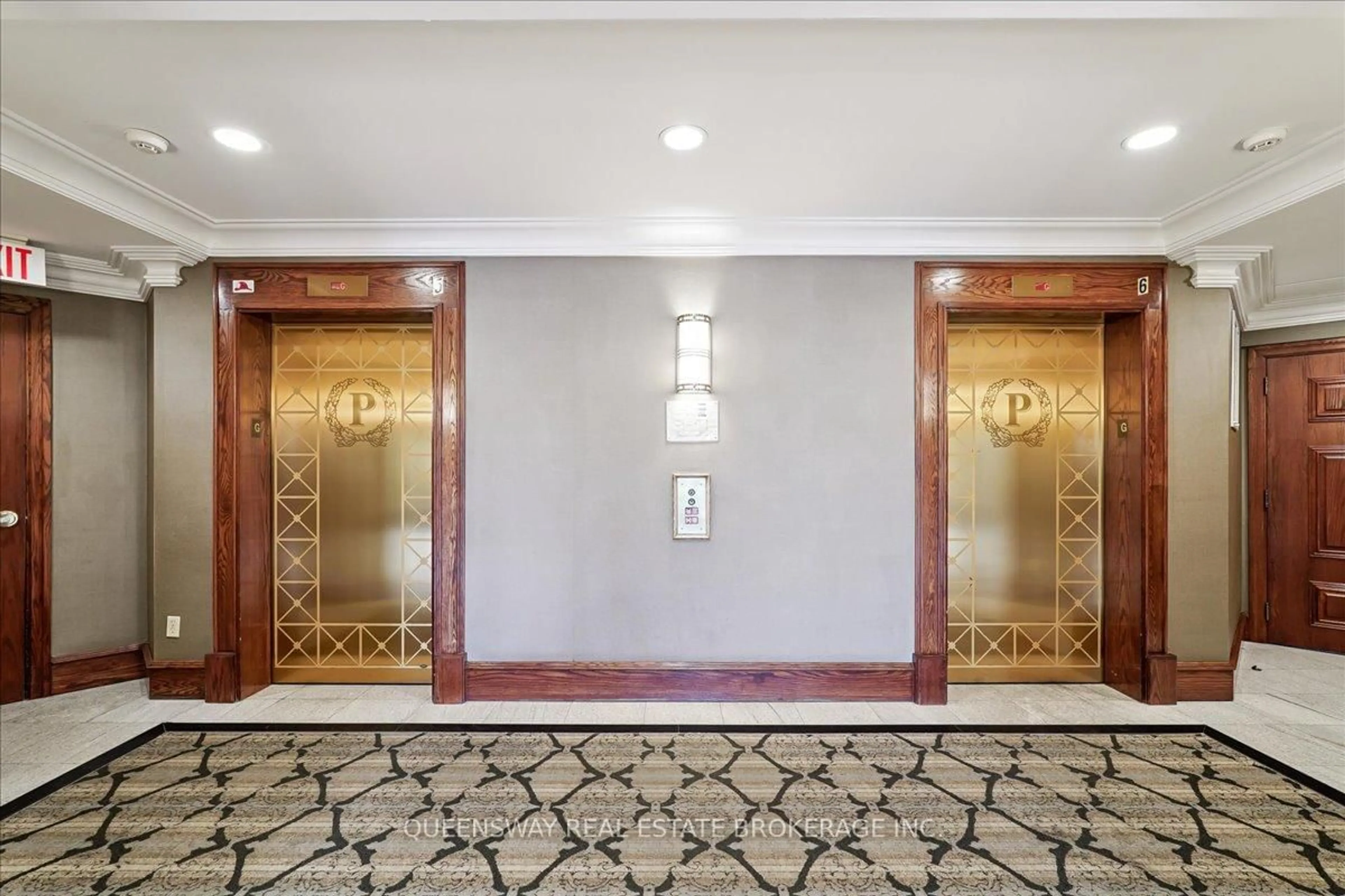 Indoor foyer for 28 Pemberton Ave #200, Toronto Ontario M2M 4L1