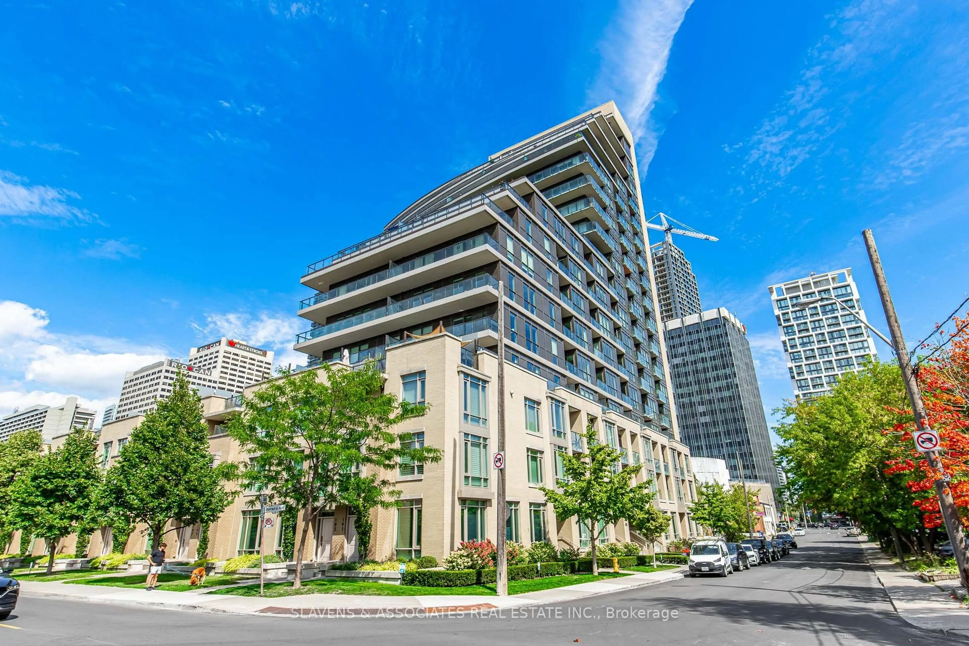 Patio, unknown for 60 Berwick Ave #LPH01, Toronto Ontario M5P 0A3