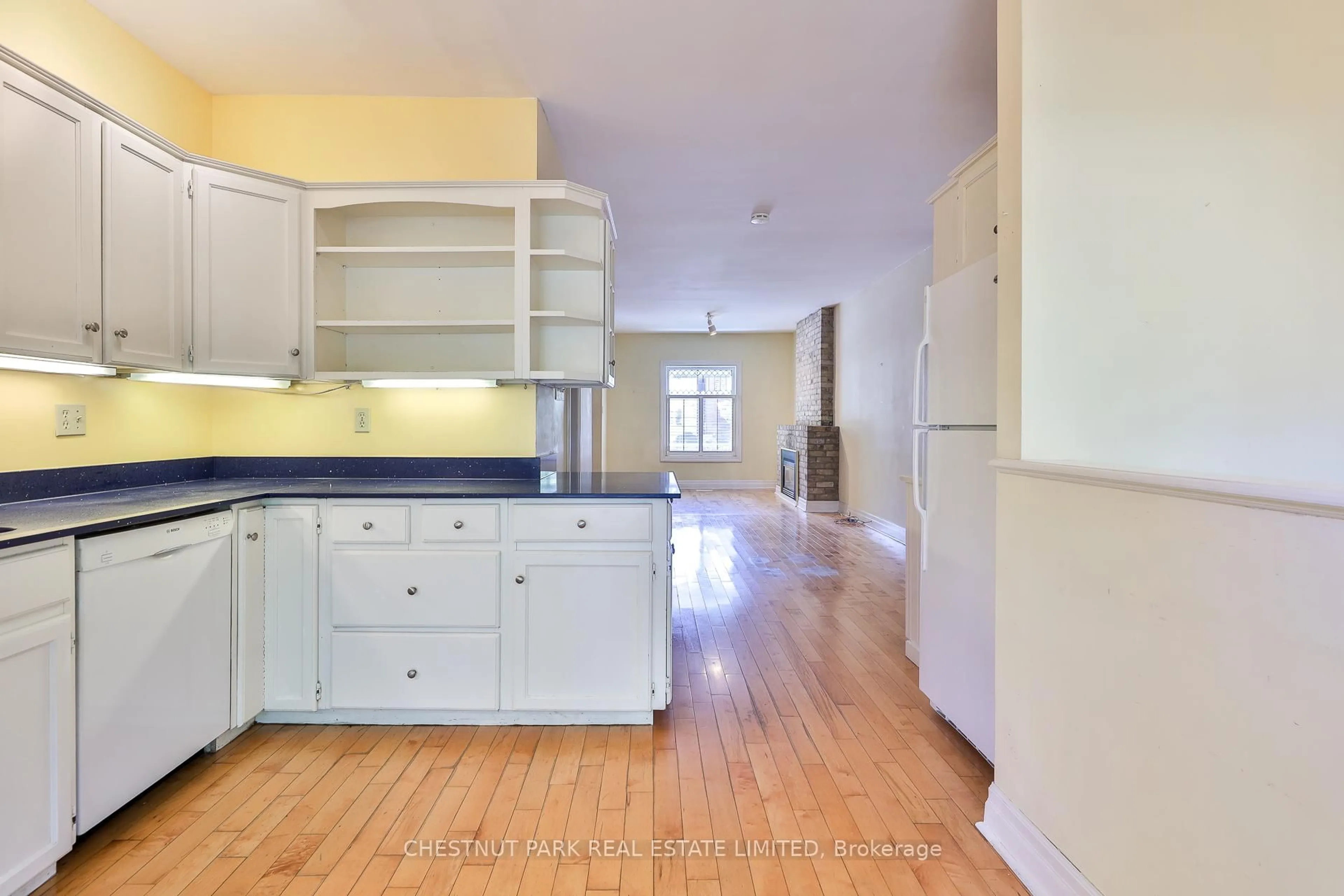 Open concept kitchen, unknown for 52 Craighurst Ave, Toronto Ontario M4R 1J8