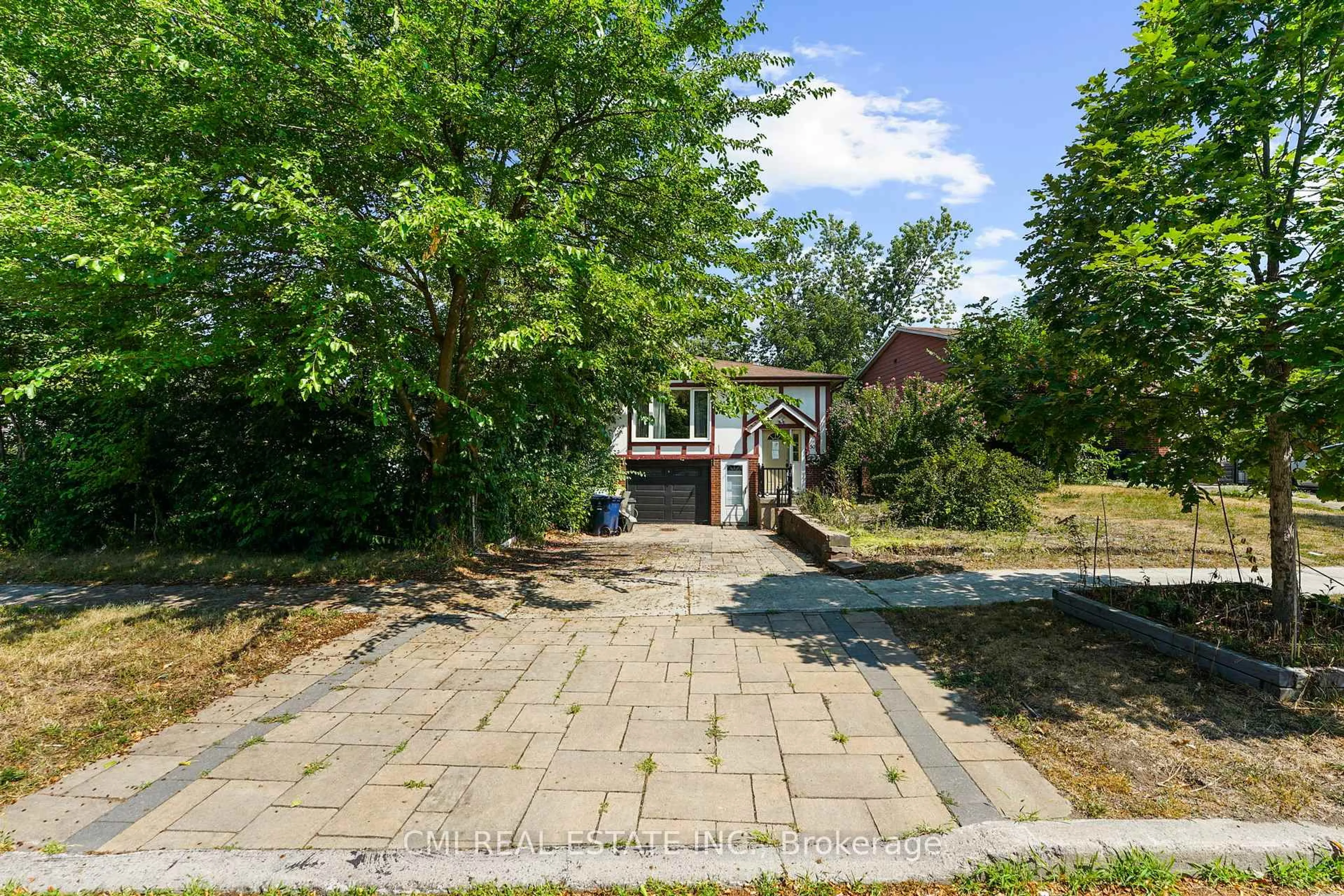 Patio, street for 50 Apache Tr, Toronto Ontario M2H 2H7