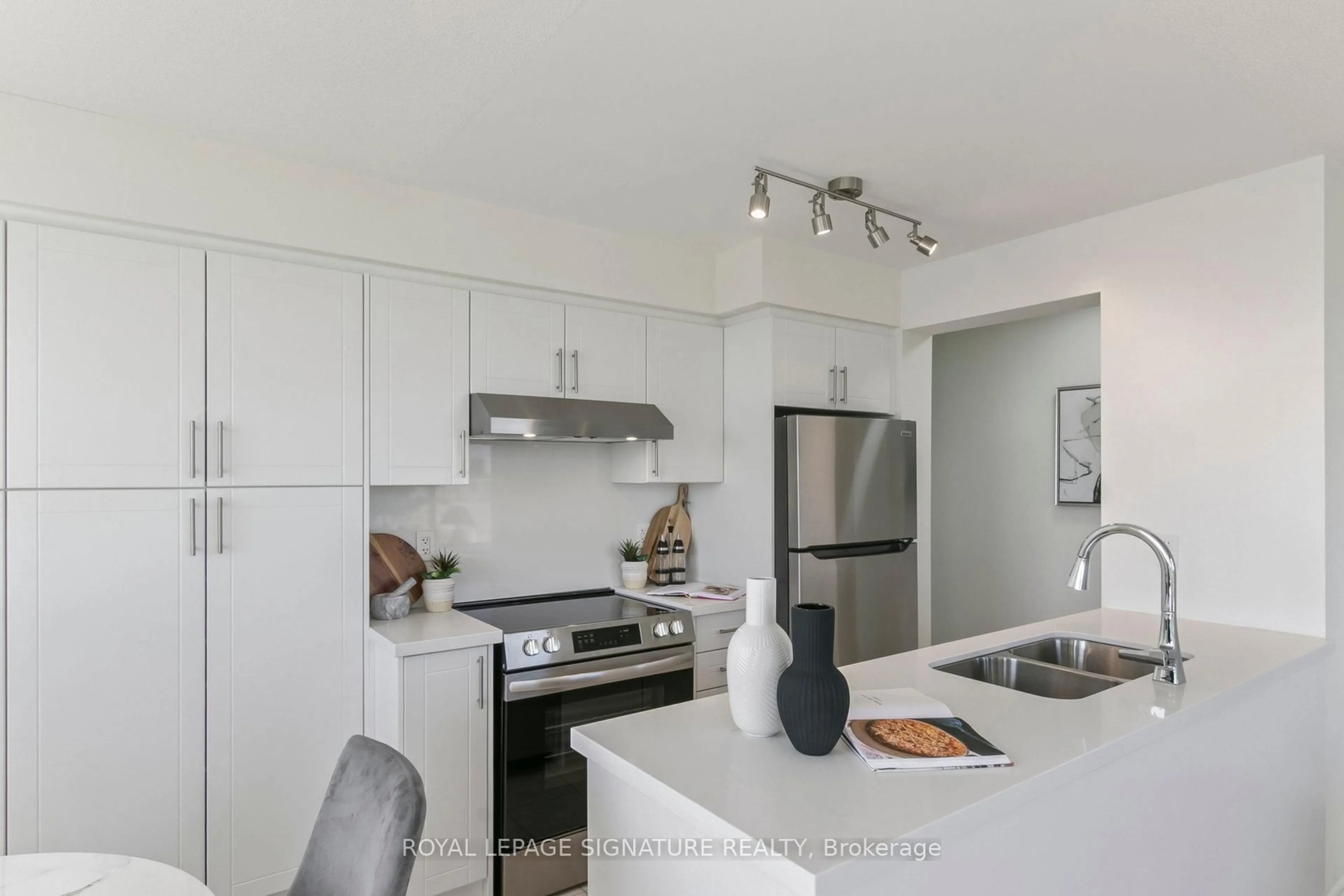 Unknown for 18 Kenaston Gdns #1307, Toronto Ontario M2K 3C7