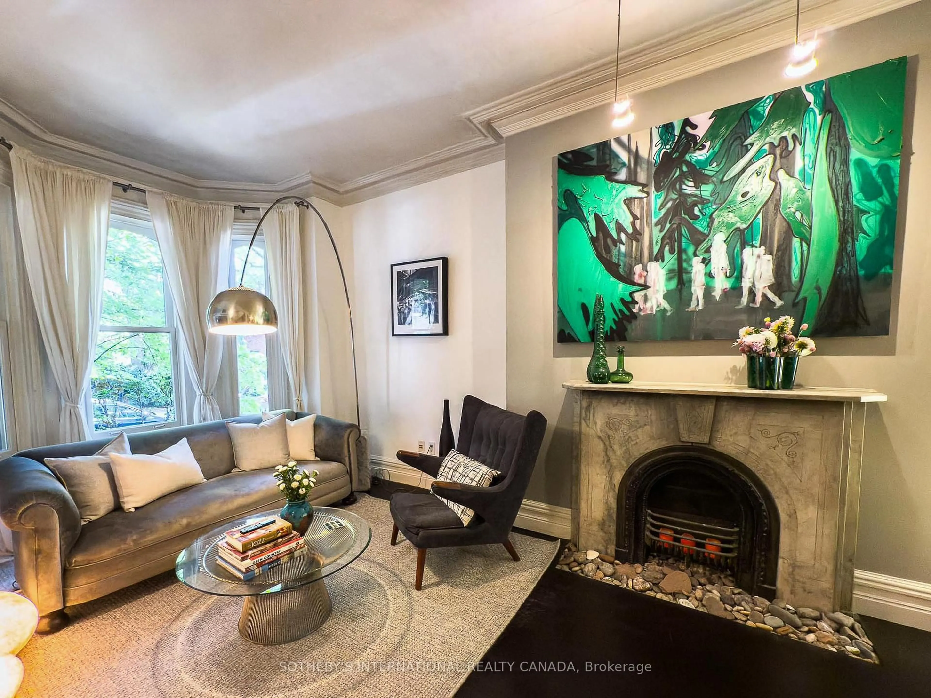 Living room with furniture, unknown for 426 Sackville St, Toronto Ontario M4X 1S9