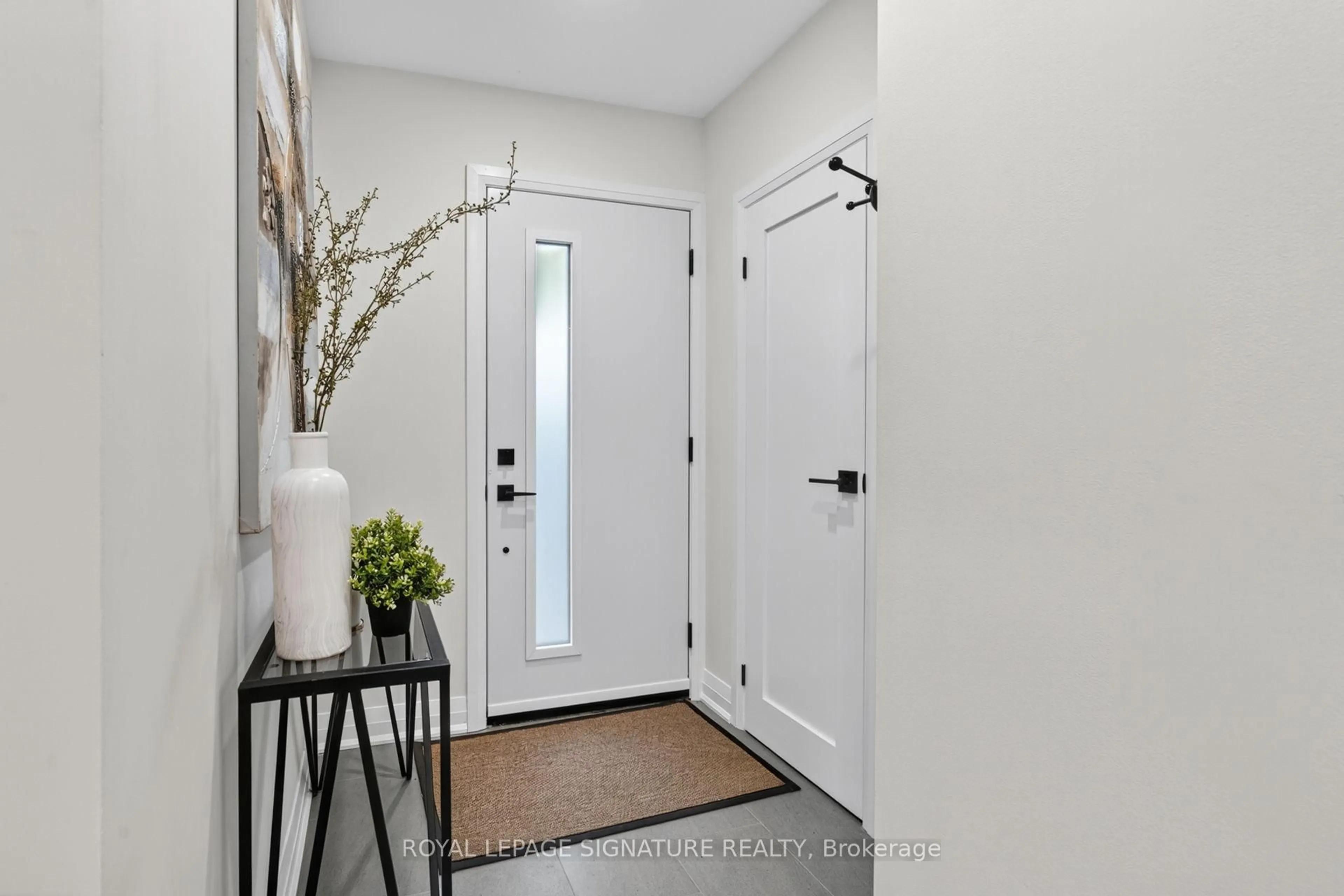 Indoor entryway for 3 Ipswich Cres, Toronto Ontario M2J 3N4
