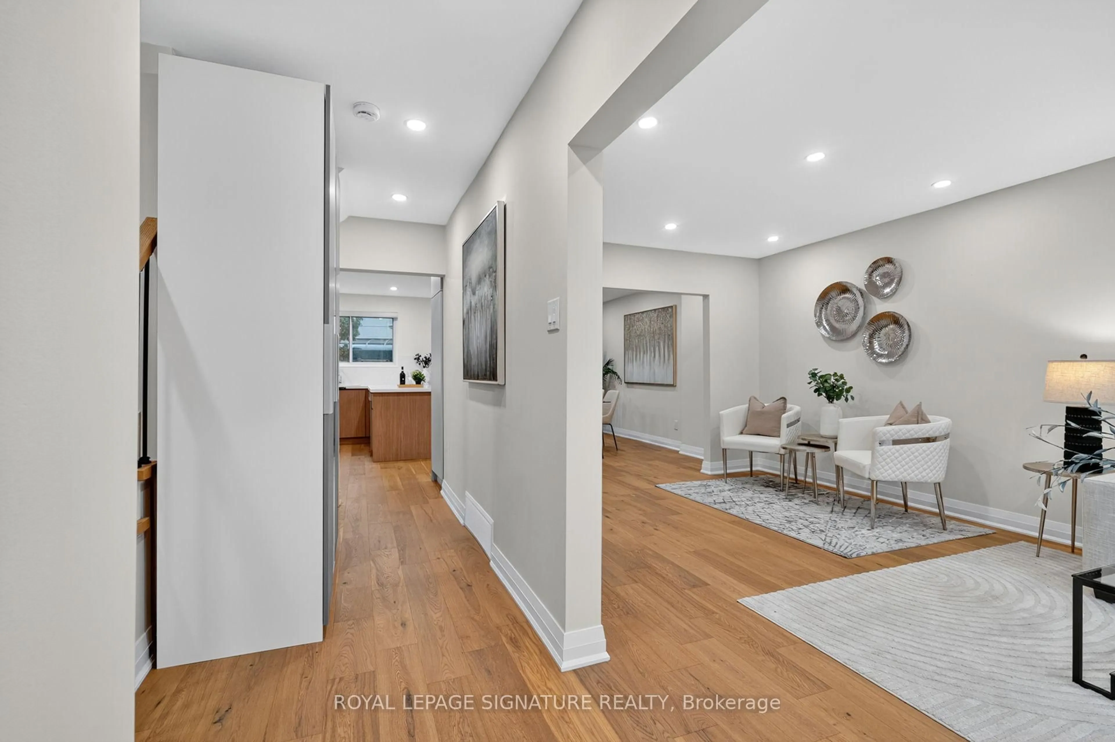 Indoor entryway for 3 Ipswich Cres, Toronto Ontario M2J 3N4