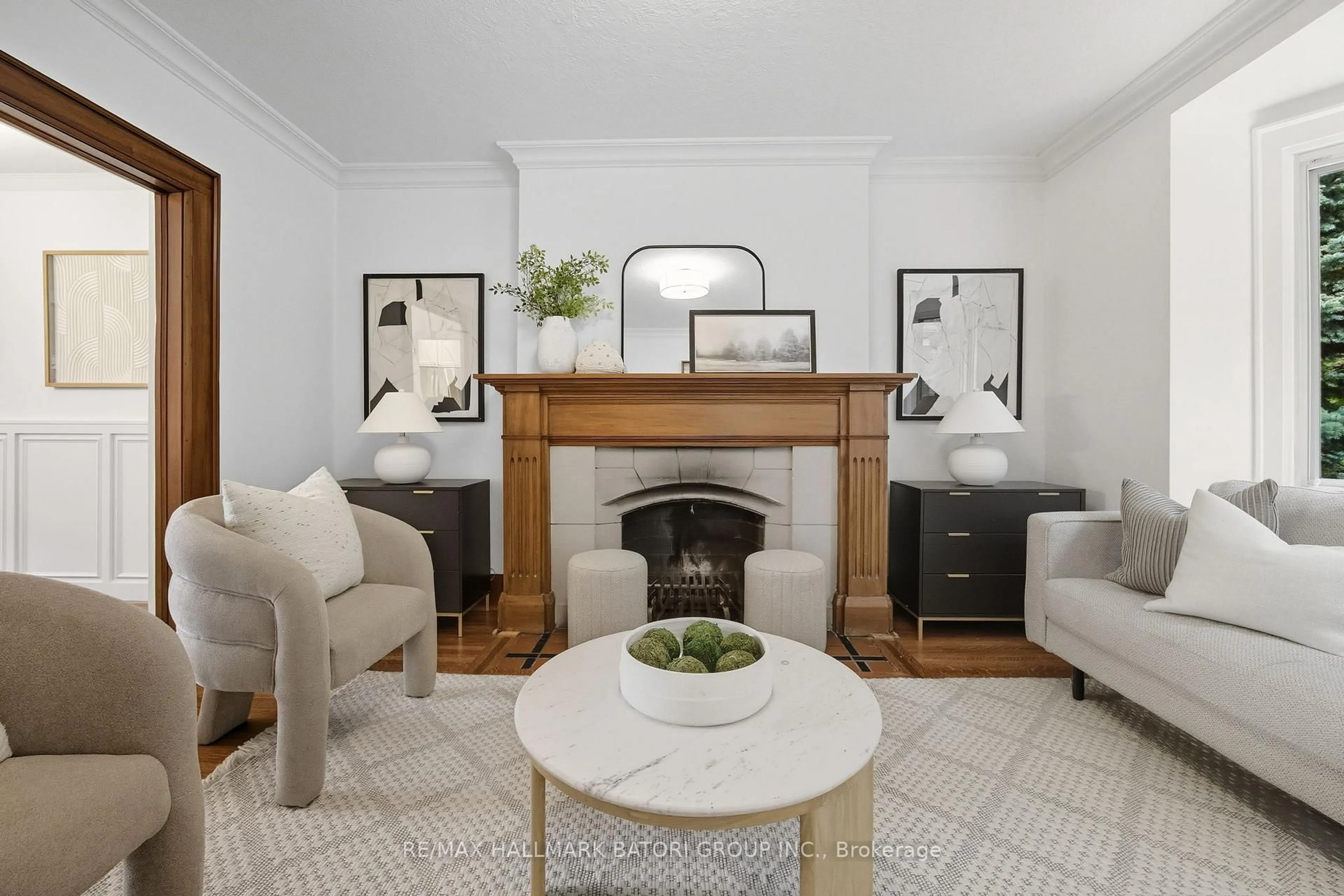 Living room with furniture, unknown for 458 St Clements Ave, Toronto Ontario M5N 1M1