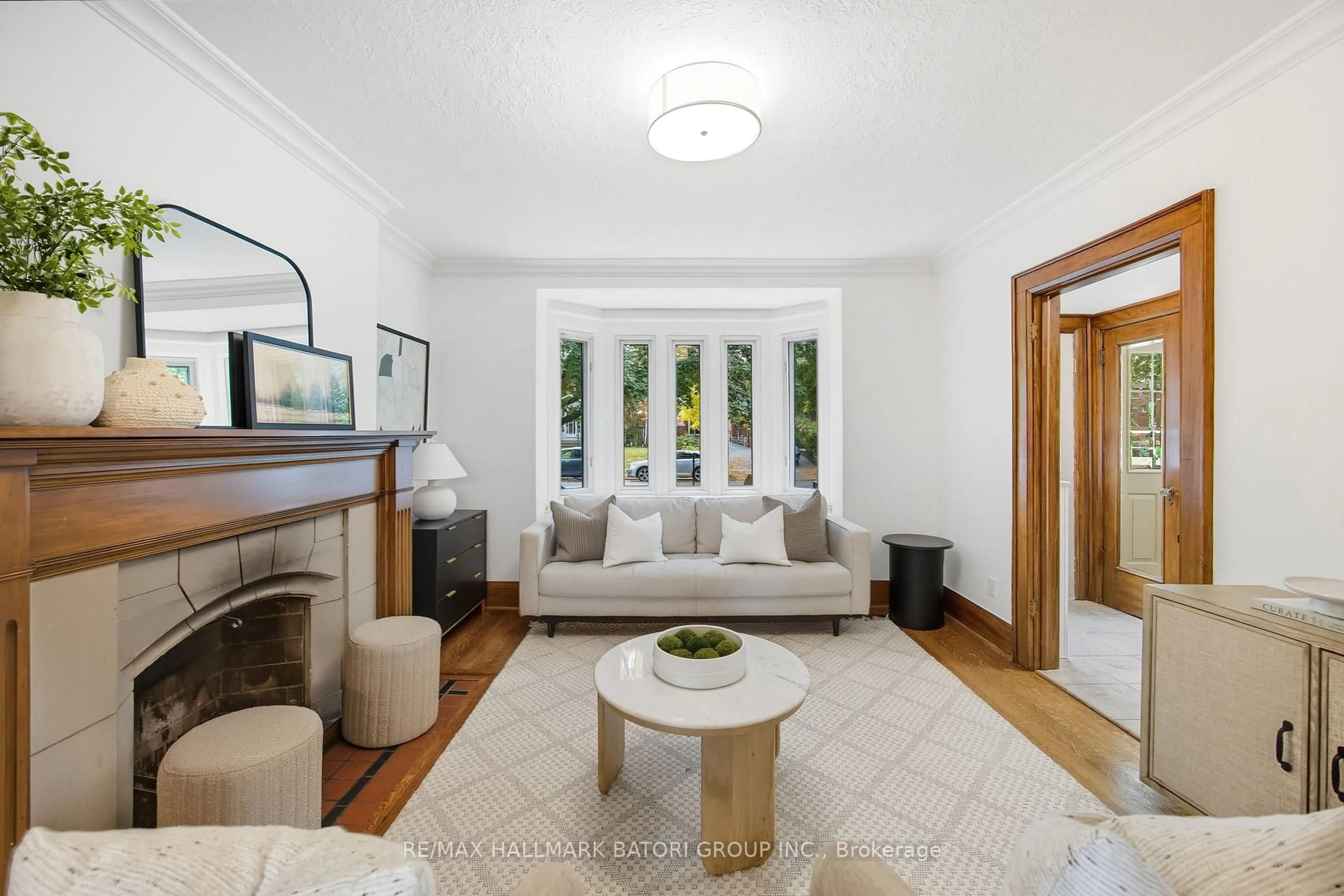 Living room with furniture, unknown for 458 St Clements Ave, Toronto Ontario M5N 1M1