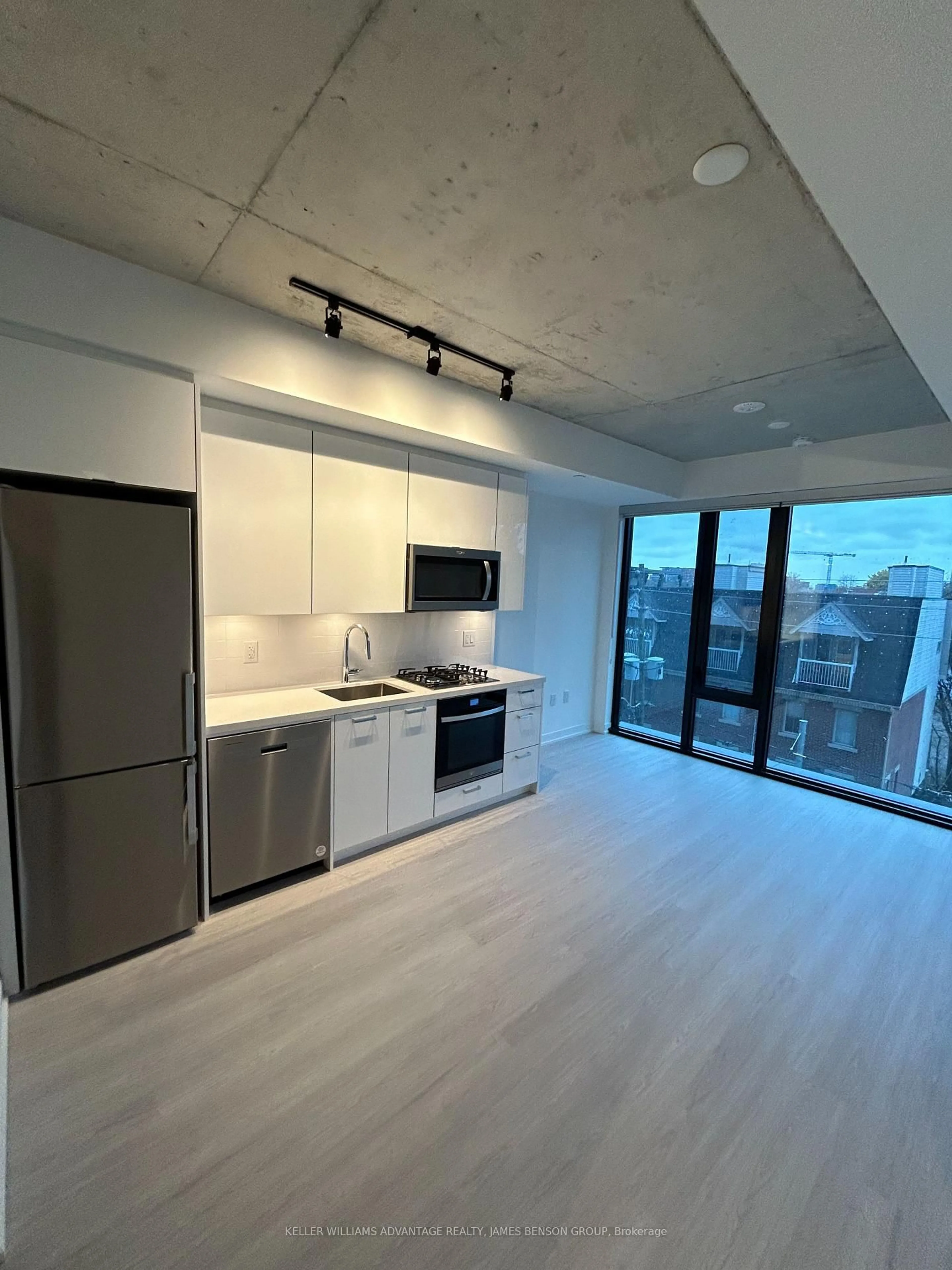 Unknown for 195 McCaul St #301, Toronto Ontario M5T 1W6