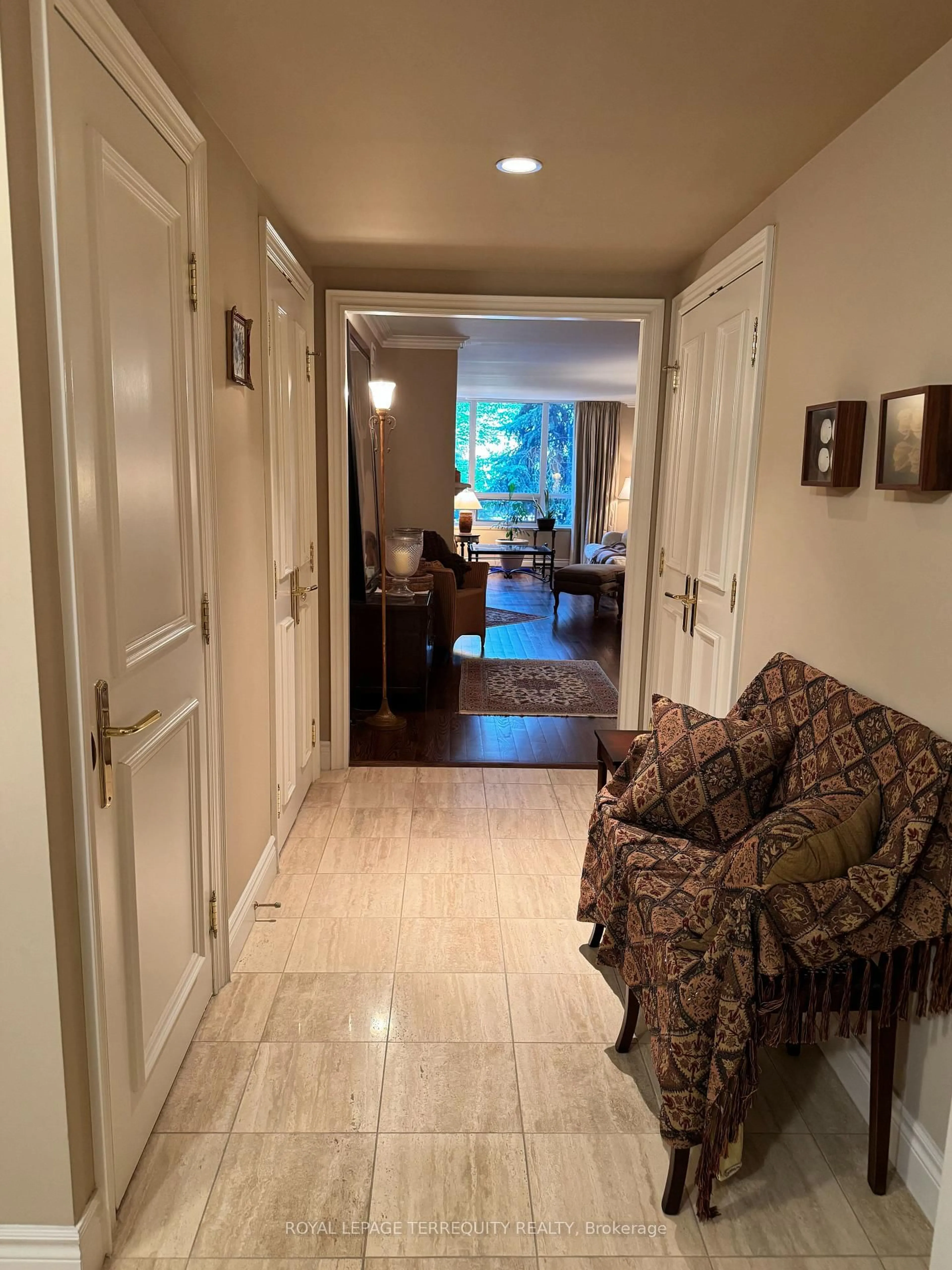 Indoor foyer for 3600 Yonge St #524, Toronto Ontario M4N 3R8