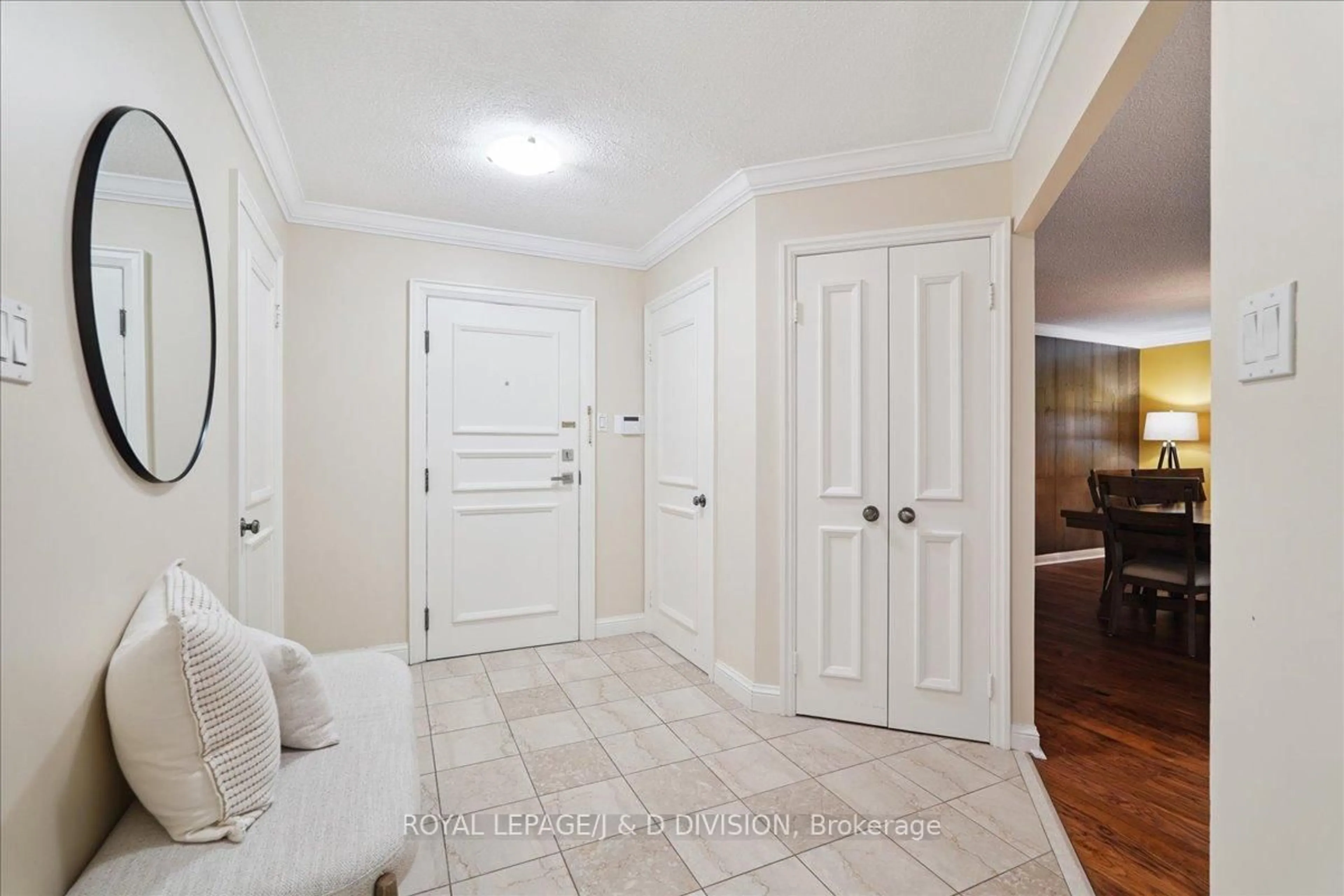 Indoor entryway for 3800 Yonge St #319, Toronto Ontario M4N 3P7