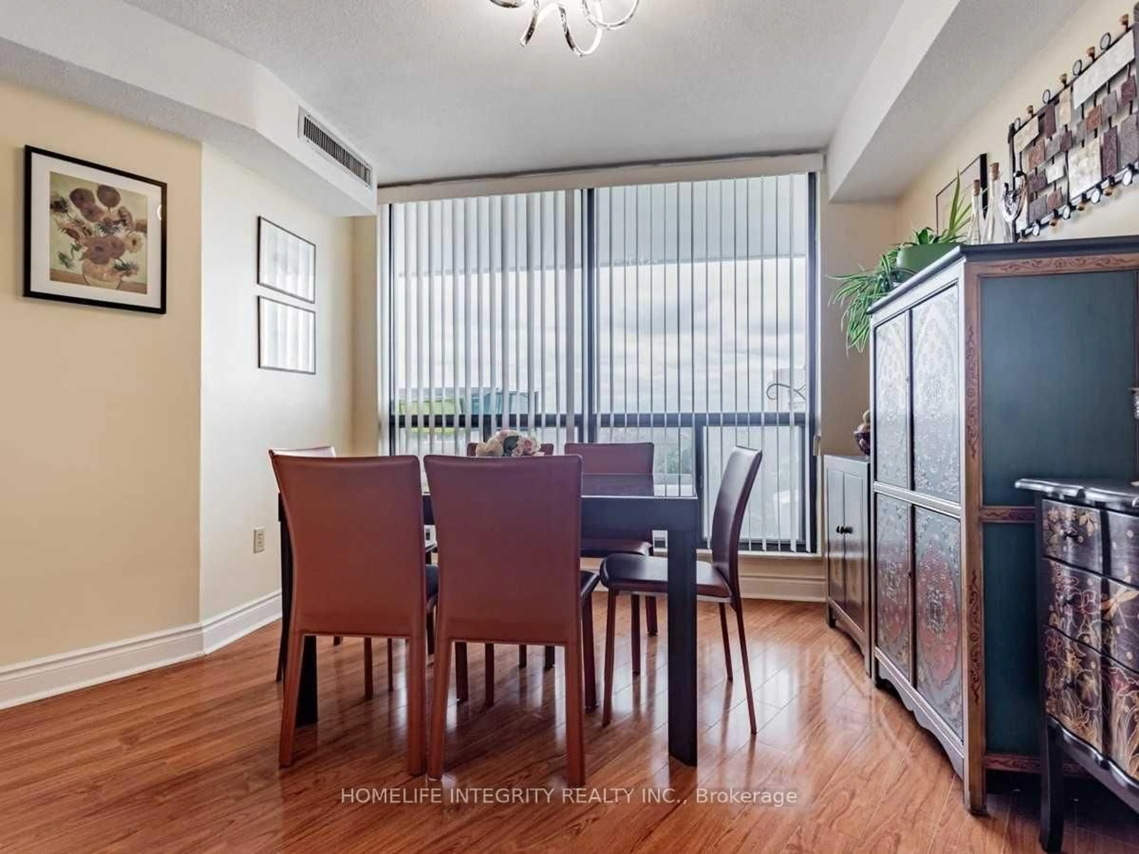 Dining room, wood/laminate floor for 150 Neptune Dr #904, Toronto Ontario M6A 2Y9
