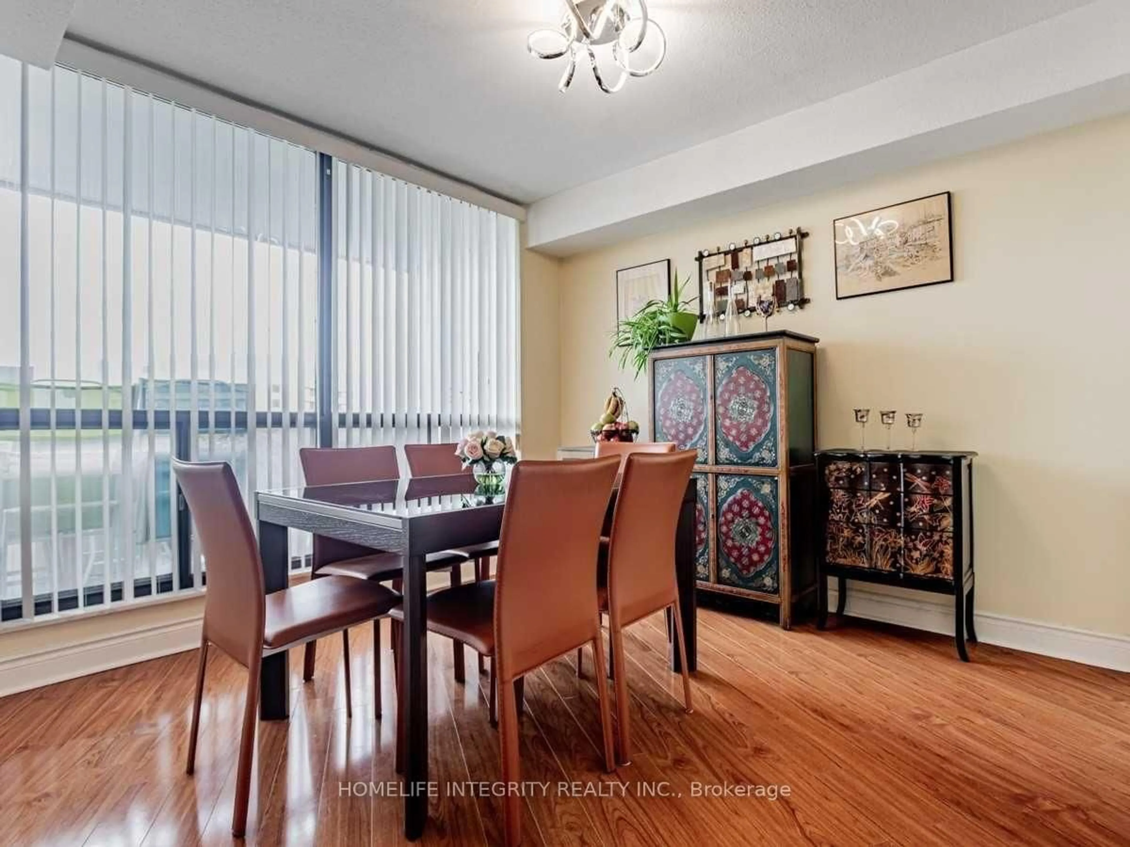 Dining room, wood/laminate floor for 150 Neptune Dr #904, Toronto Ontario M6A 2Y9