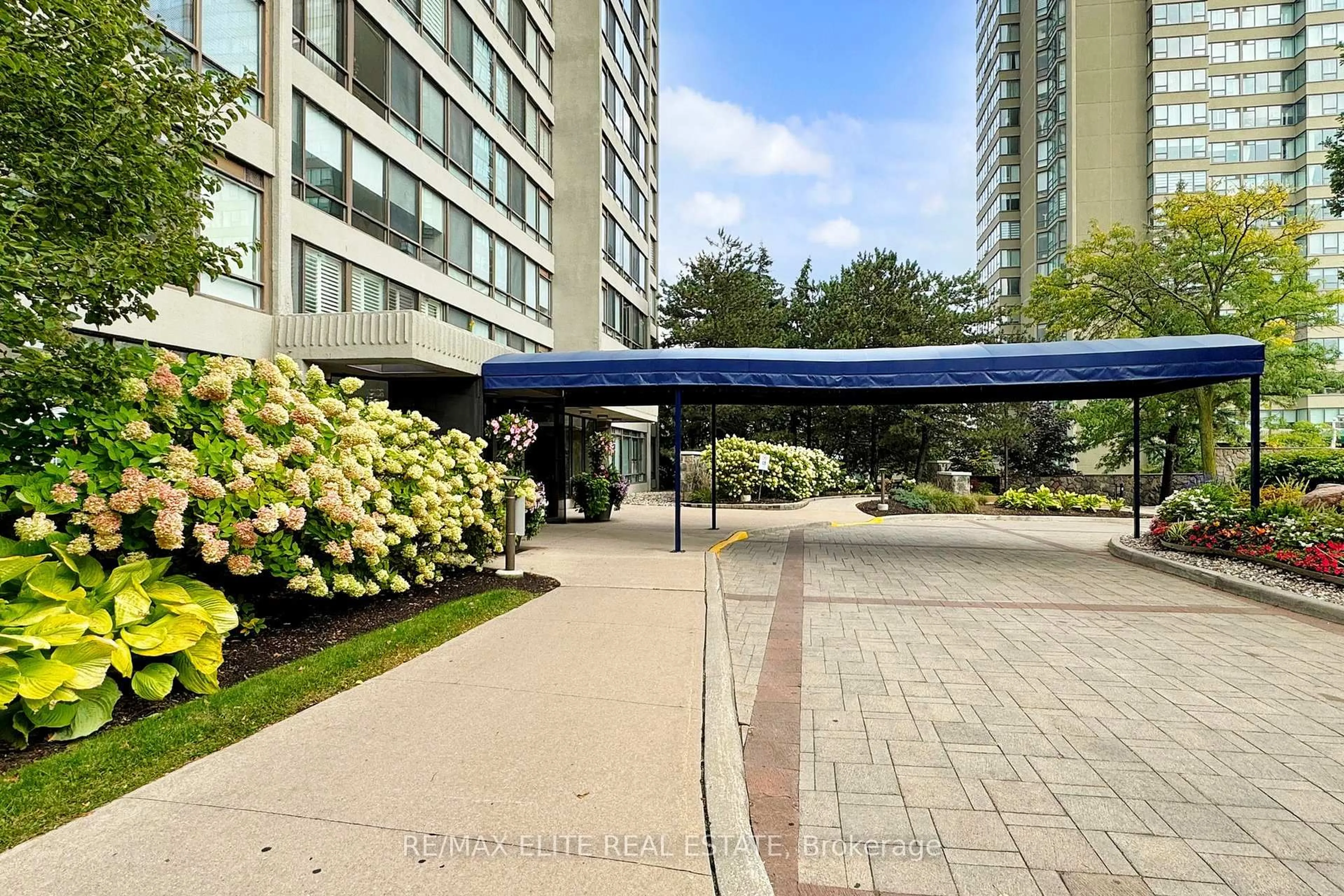 Patio, street for 65 Skymark Dr #1707, Toronto Ontario M2H 3N9