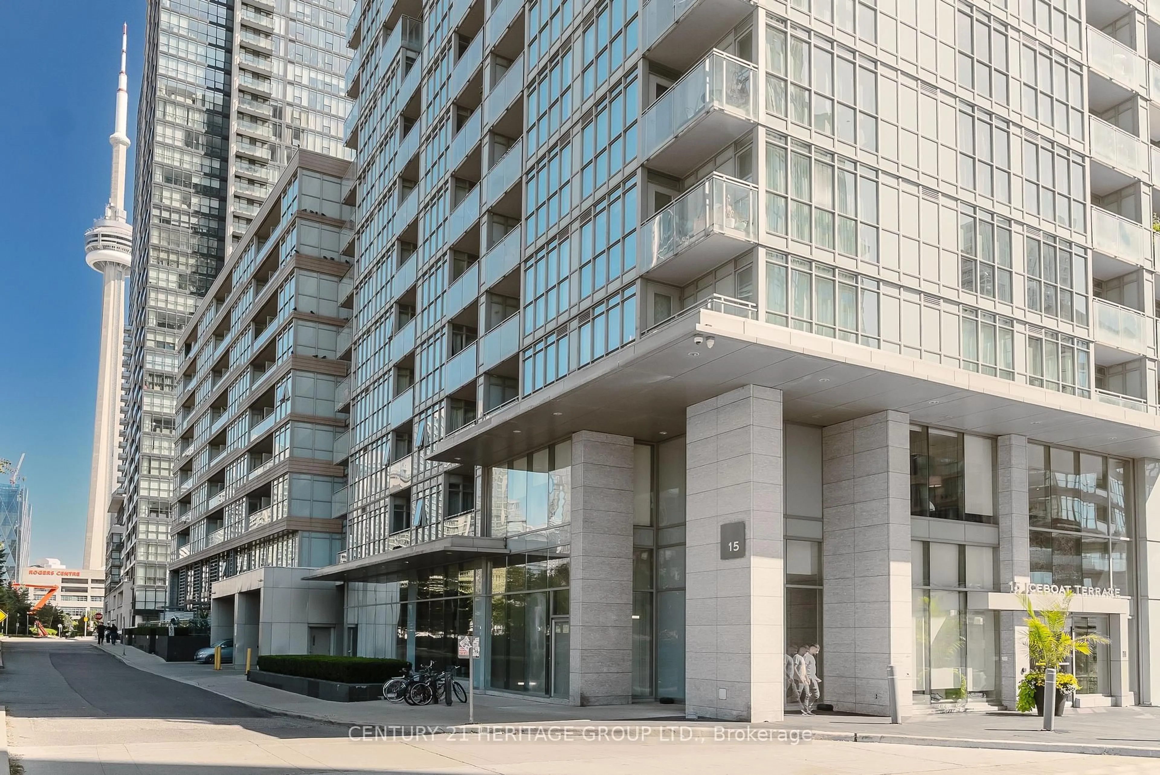 Indoor foyer for 15 Iceboat Terr #3506, Toronto Ontario M5R 4A5