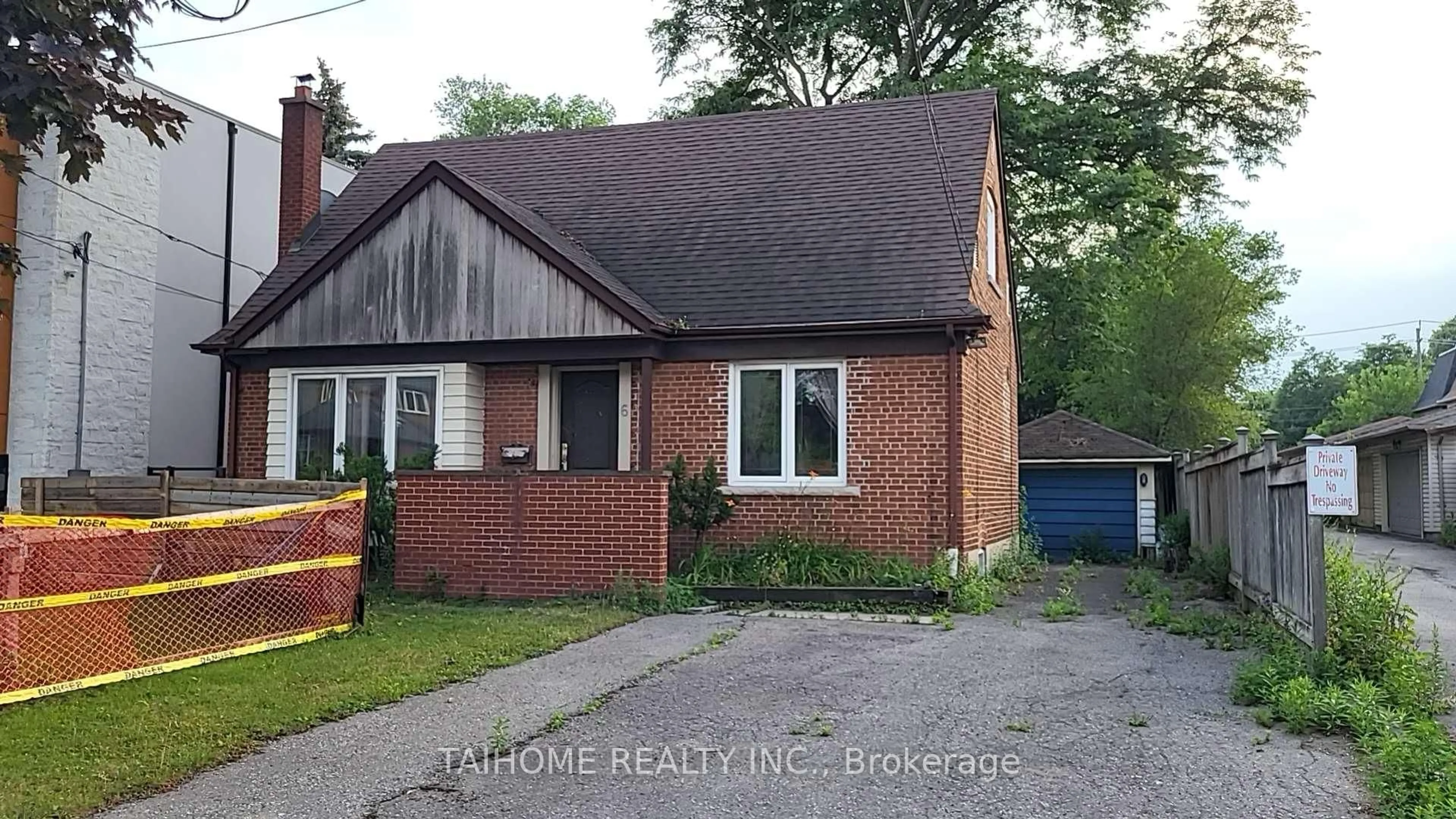 Home with brick exterior material, street for 6 Vonda Ave, Toronto Ontario M2N 5E8