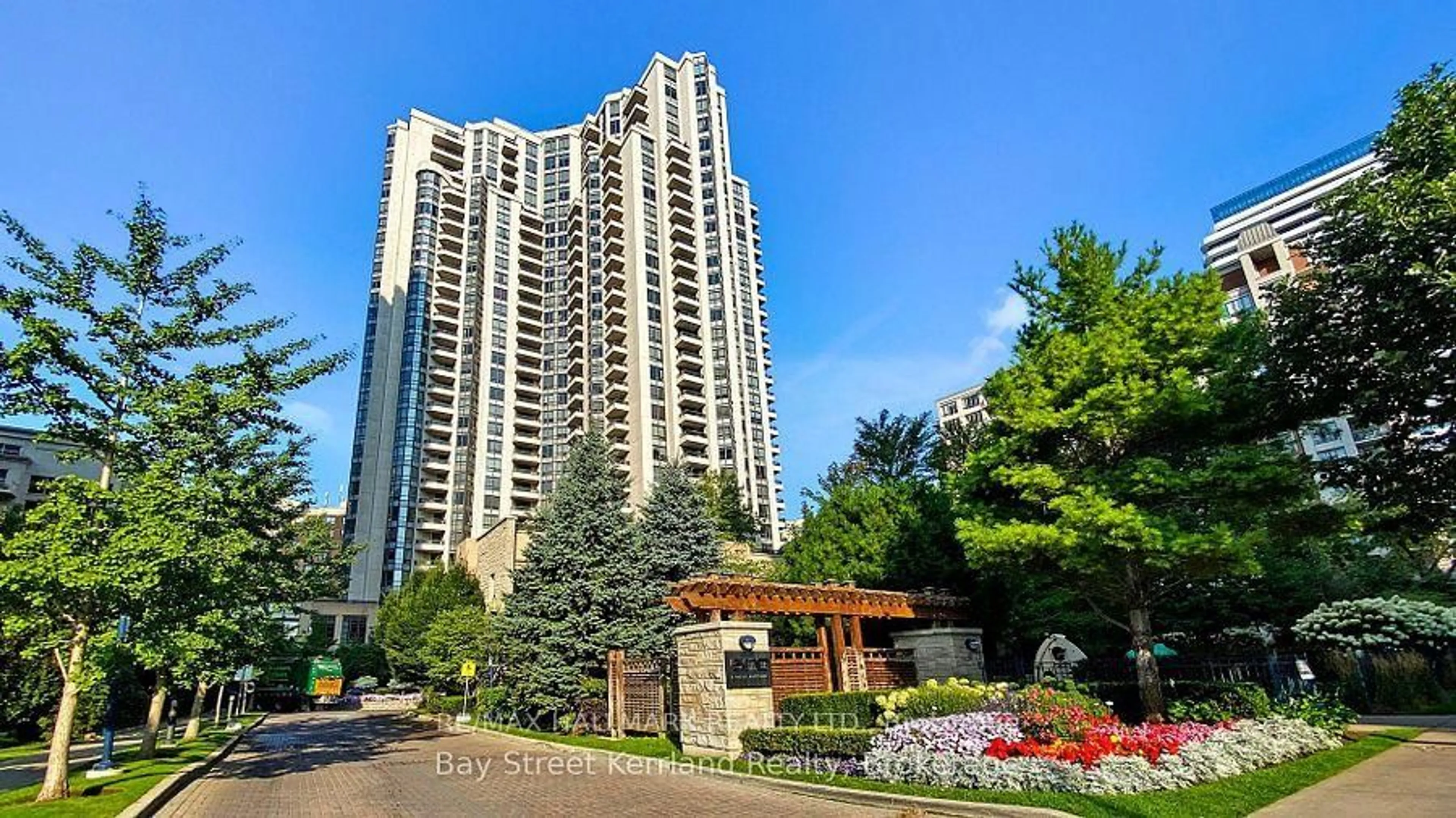Indoor foyer for 500 Doris Ave #929, Toronto Ontario M2N 0C1