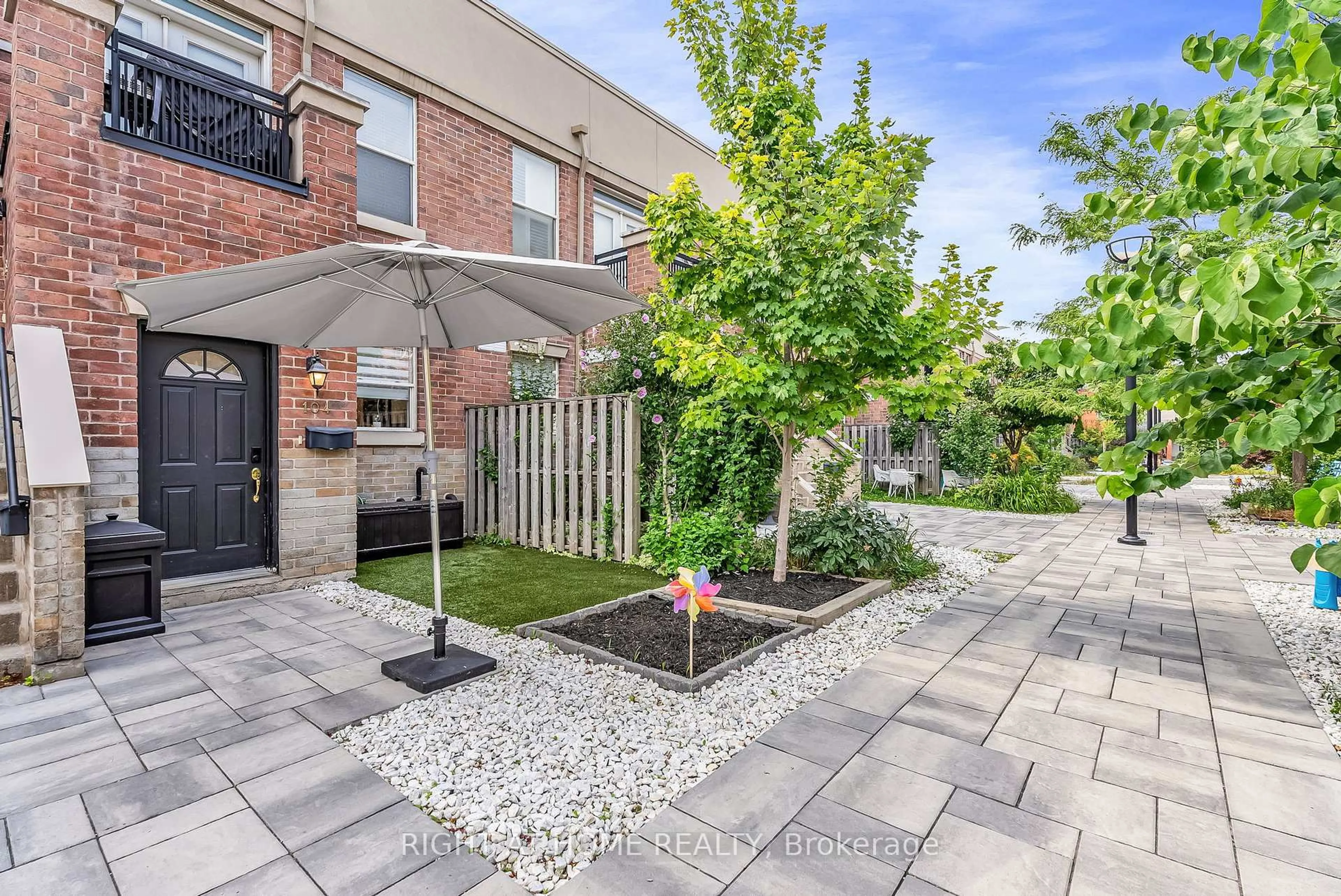 Patio, street for 55 Halton St #104, Toronto Ontario M6J 1R5