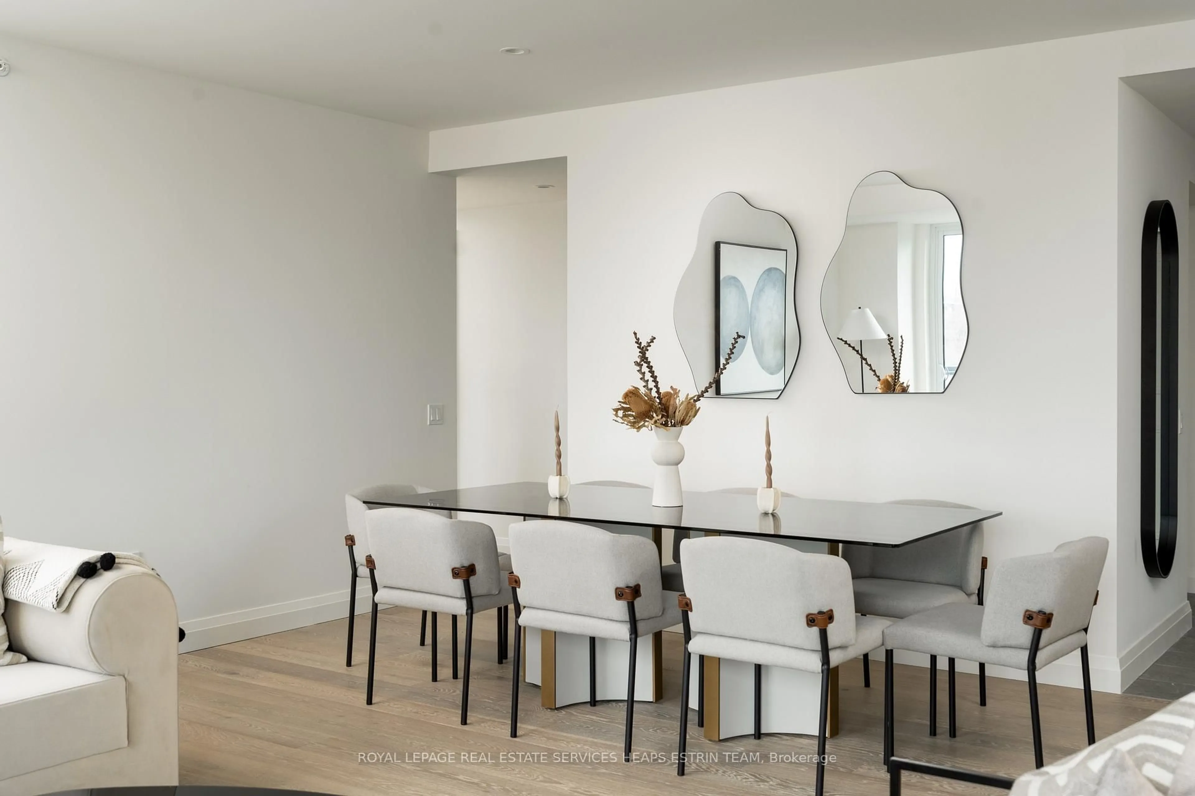 Dining room, wood/laminate floor for 285 Avenue Rd #801, Toronto Ontario M4V 2G8