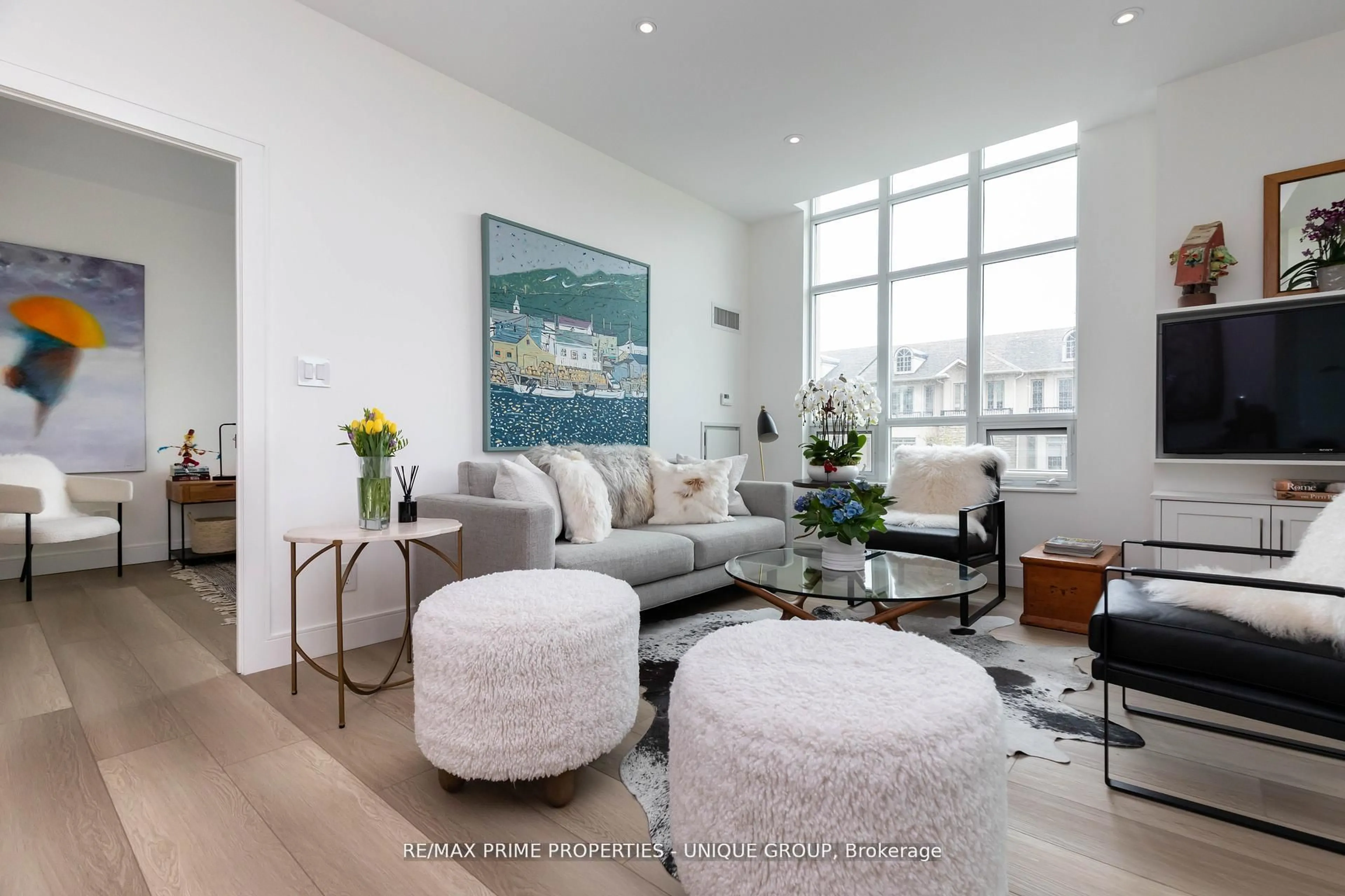 Living room with furniture, unknown for 20 Bloorview Pl #218, Toronto Ontario M2J 0A6