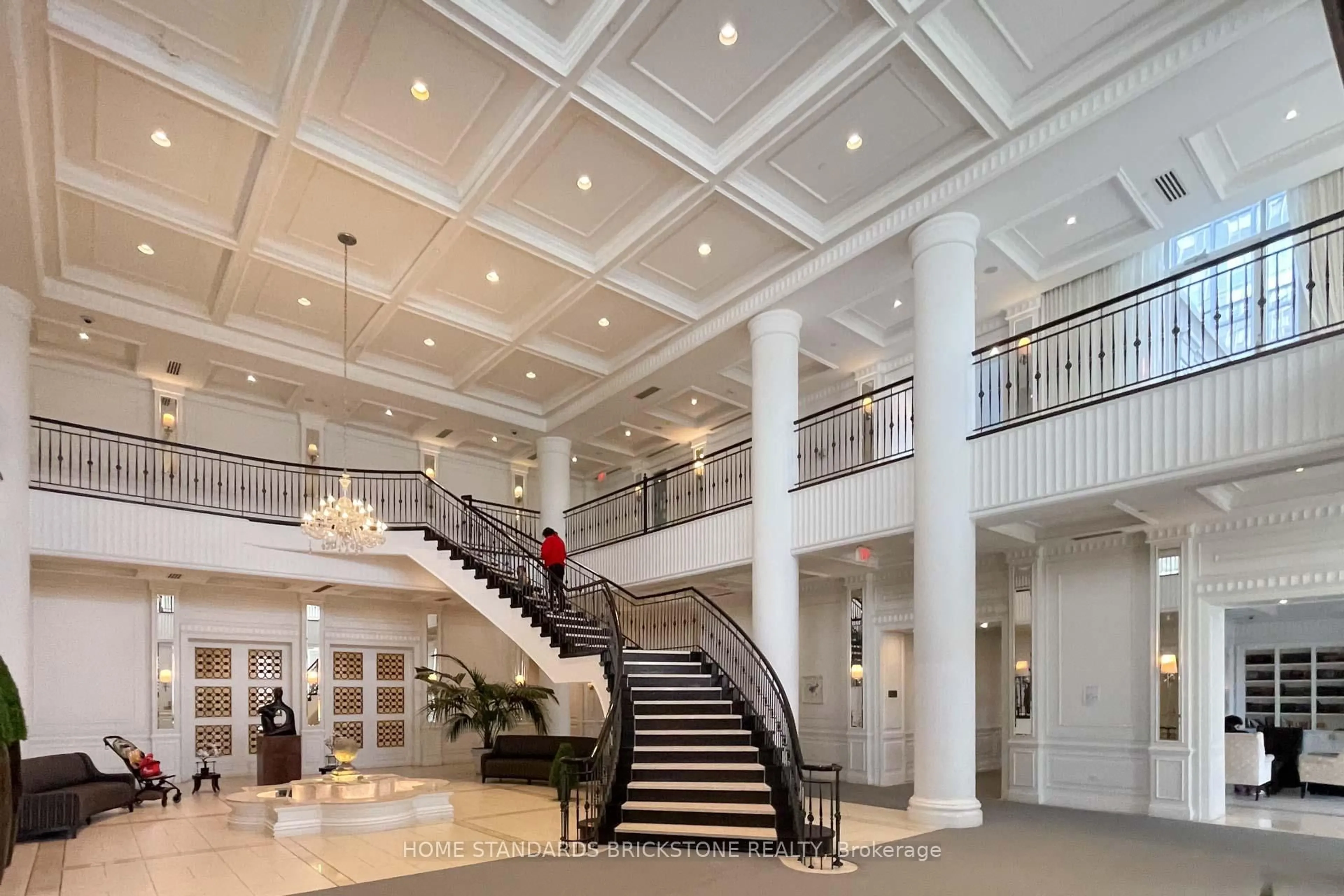 Indoor foyer for 15 Greenview Ave #1504, Toronto Ontario M2M 4M7