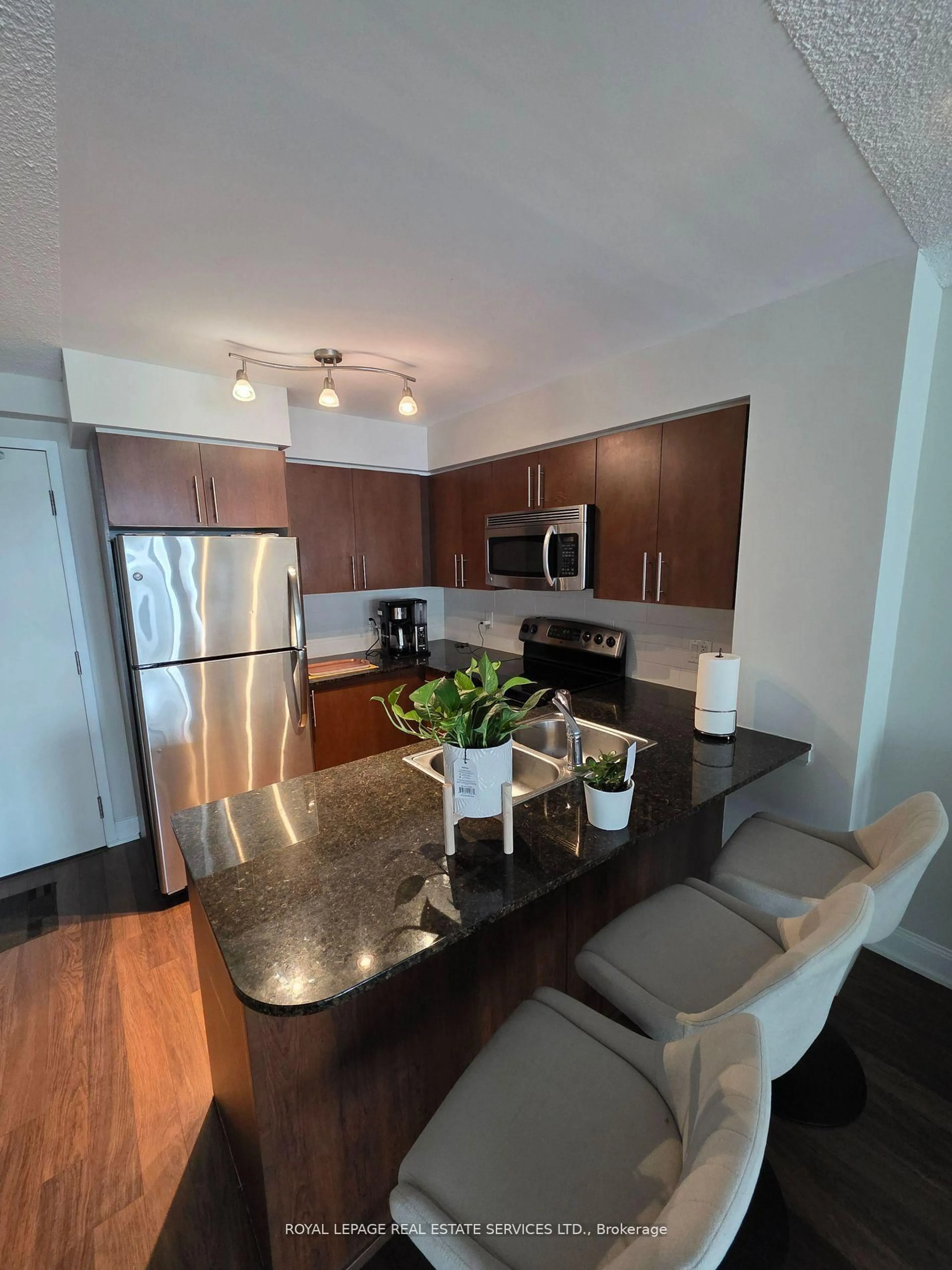 Open concept kitchen, unknown for 2191 Yonge St #1804, Toronto Ontario M4S 3H8