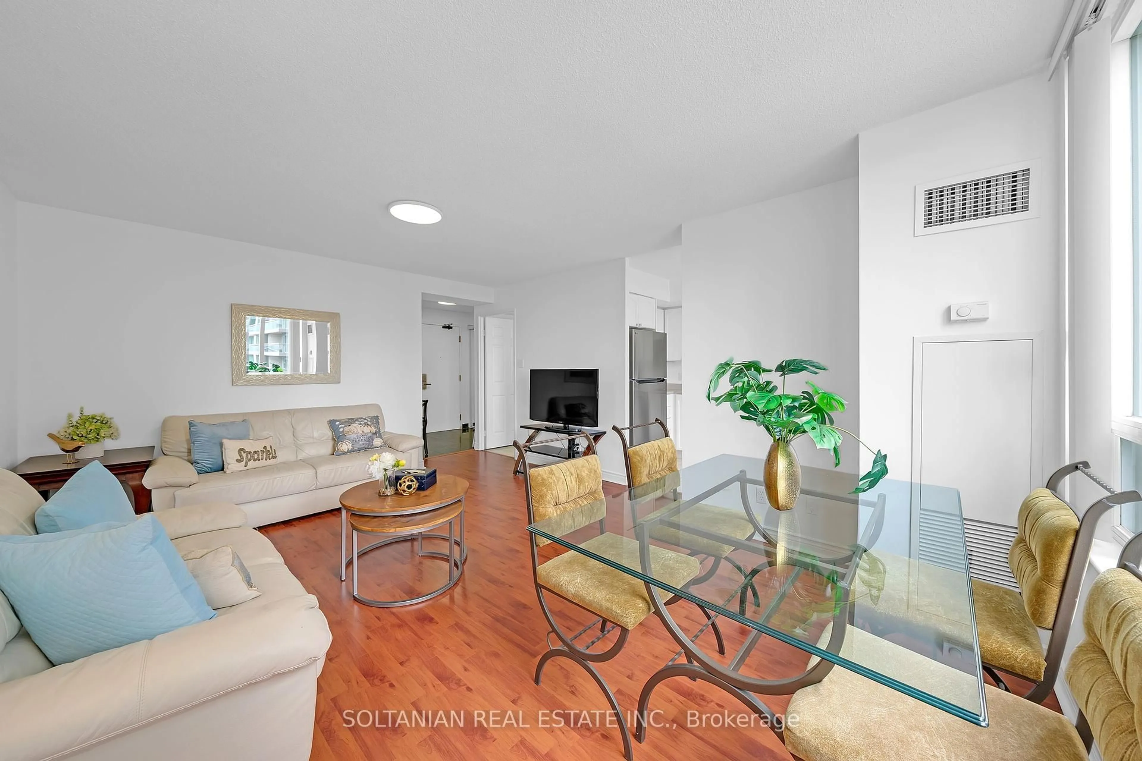 Living room with furniture, unknown for 256 Doris Ave #1702, Toronto Ontario M2N 6X8