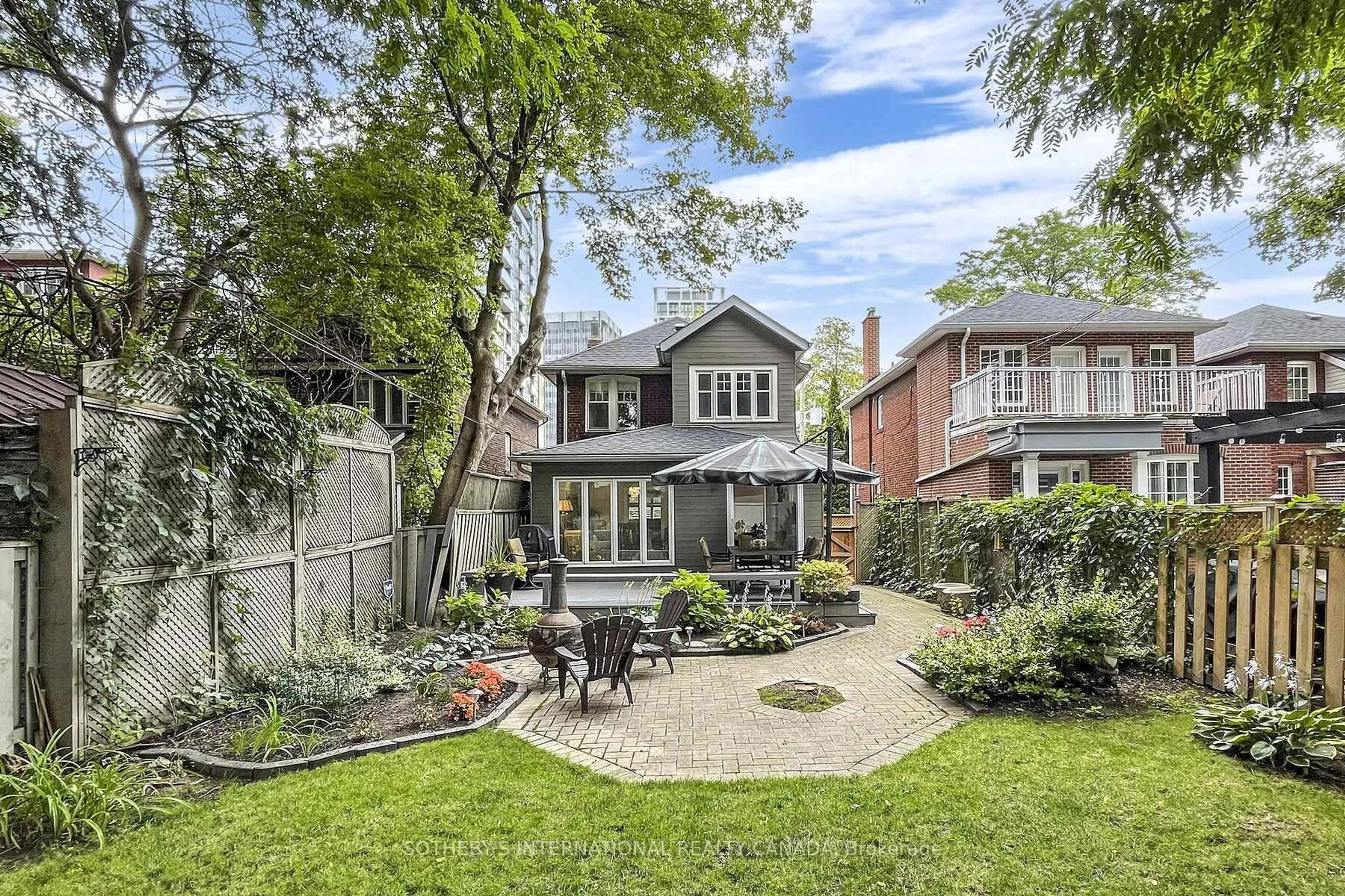 Unknown for 182 Duplex Ave, Toronto Ontario M5P 2A9