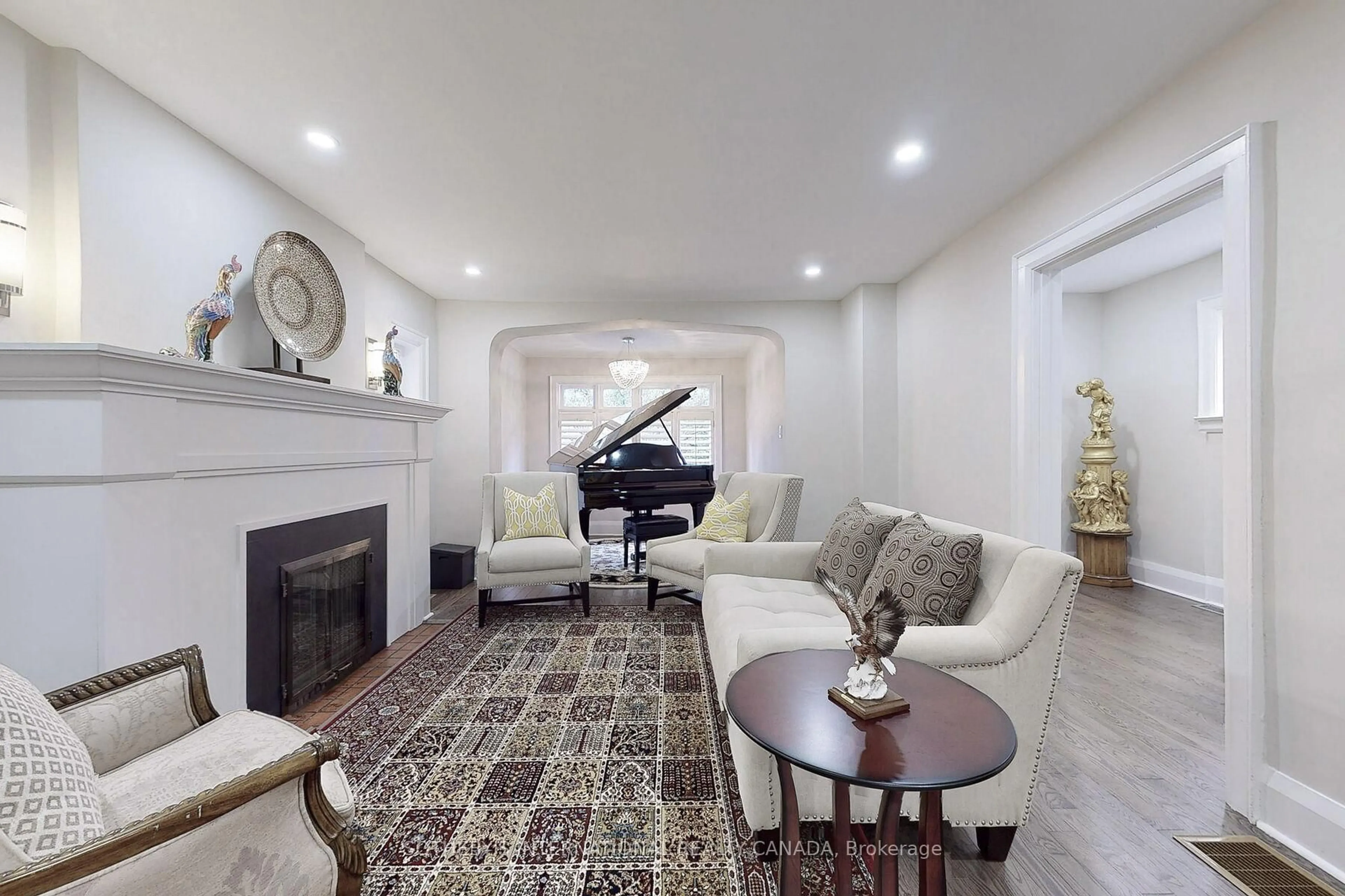 Living room with furniture, unknown for 182 Duplex Ave, Toronto Ontario M5P 2A9